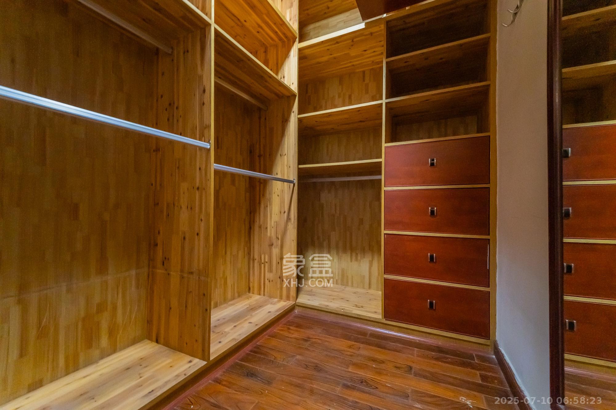 深业睿城  4室2厅2卫    112.0万其他