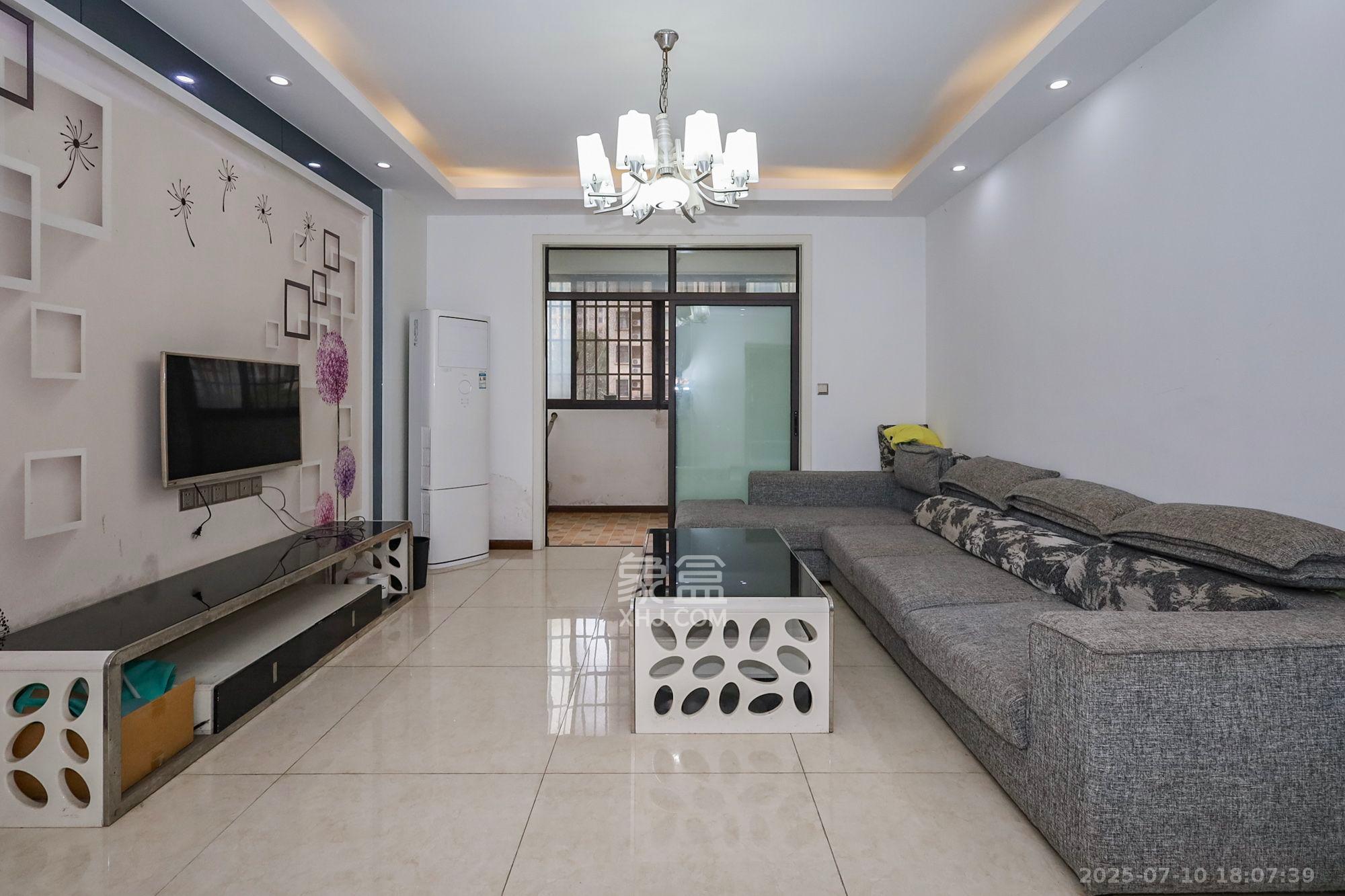 阳光丽城一期 4室2厅2卫 3200.0元/月 阳光丽城一期 4室2厅2卫 3200.0元/月室内图