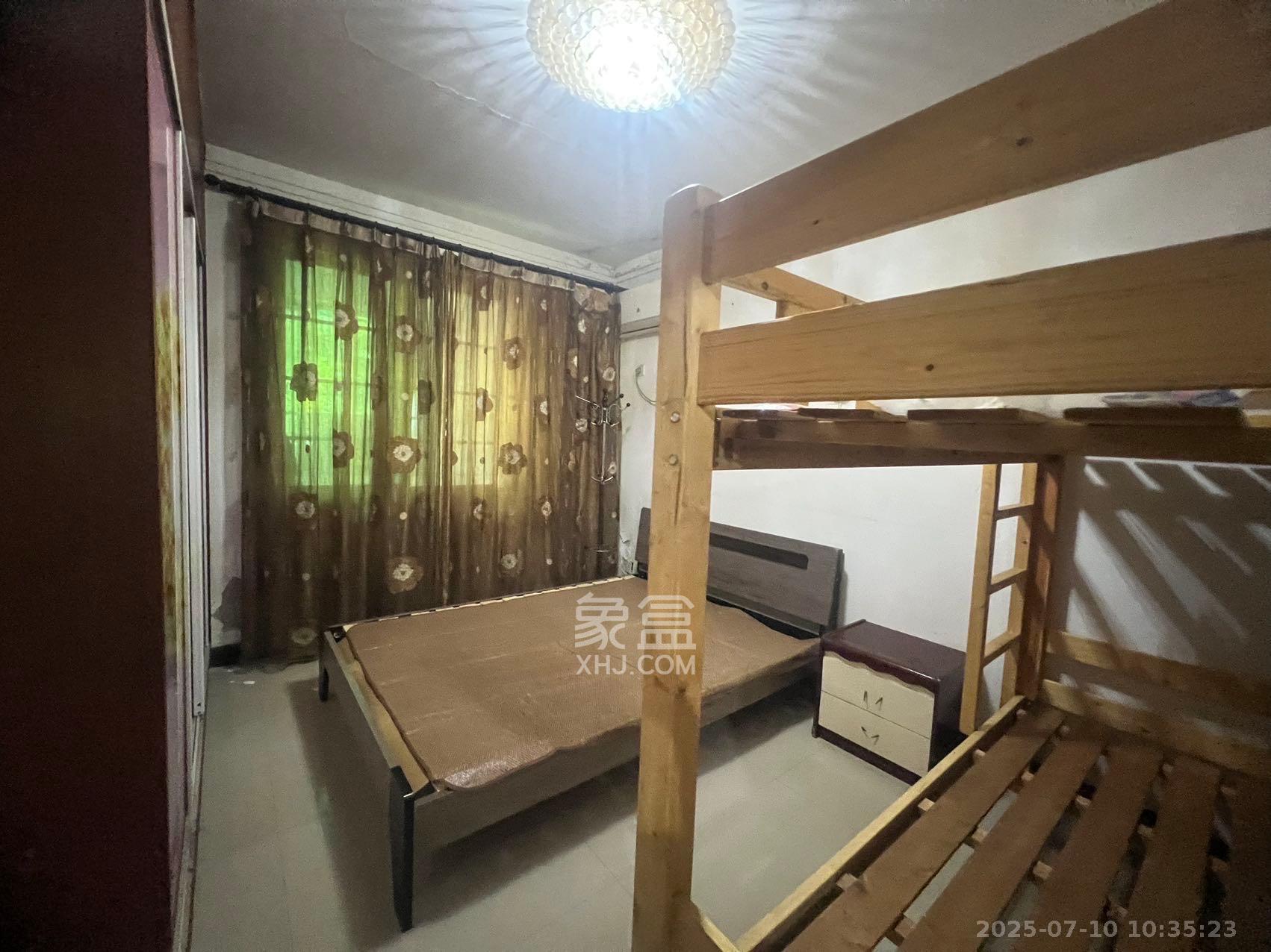 中南汽车世界  3室2厅2卫    1200.0元/月室内图