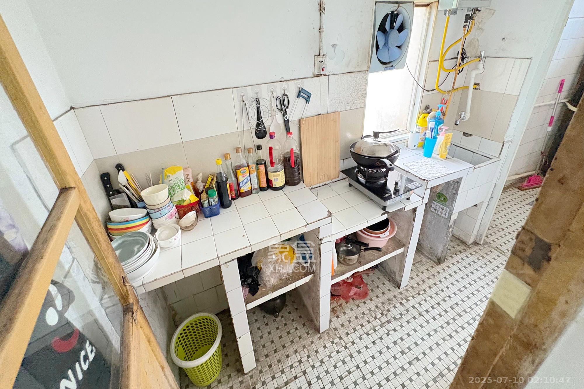新兴小区（杨家山社区）  3室2厅1卫   38.00万厨房