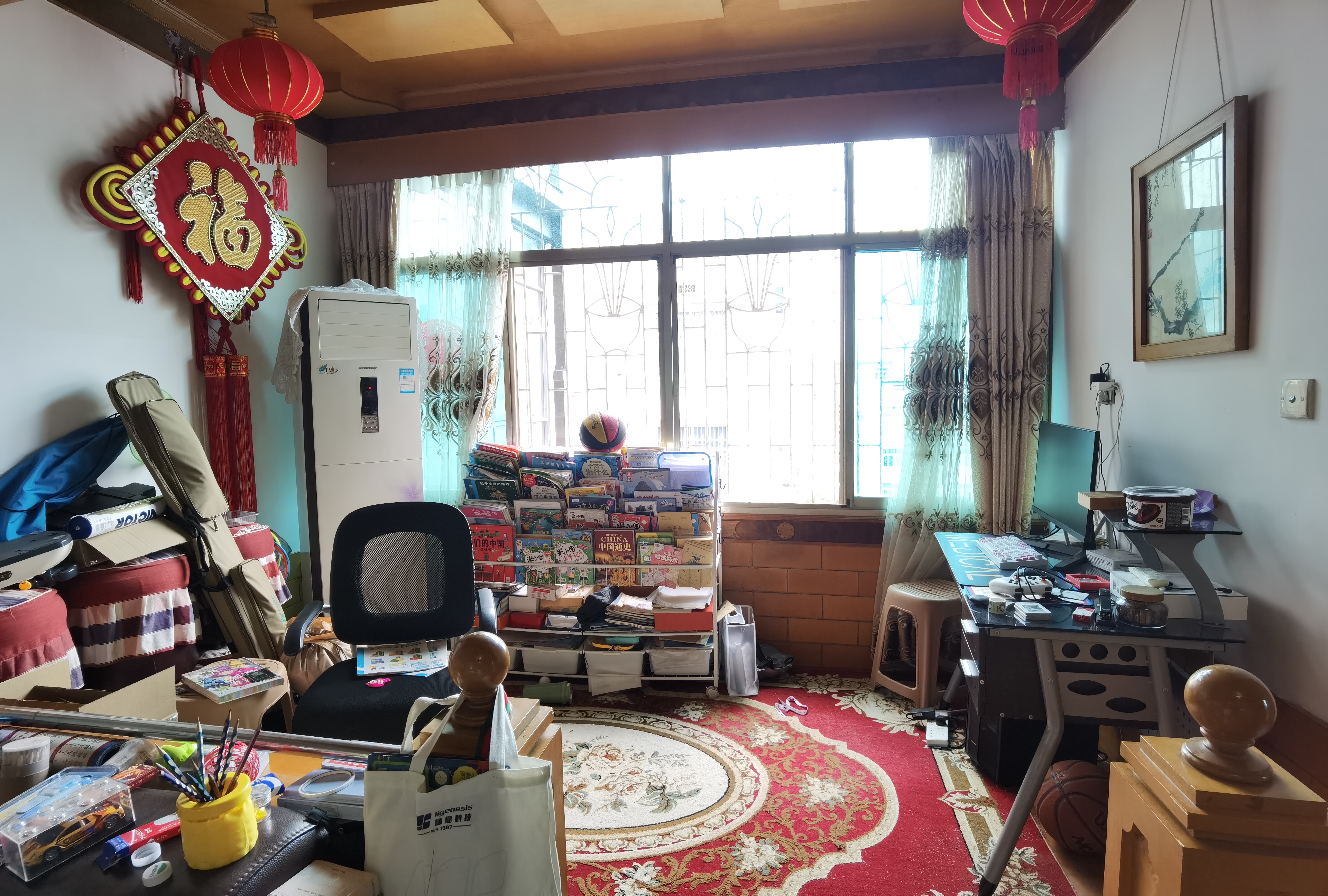 三中(校内)家属院  3室2厅2卫   120.00万客厅