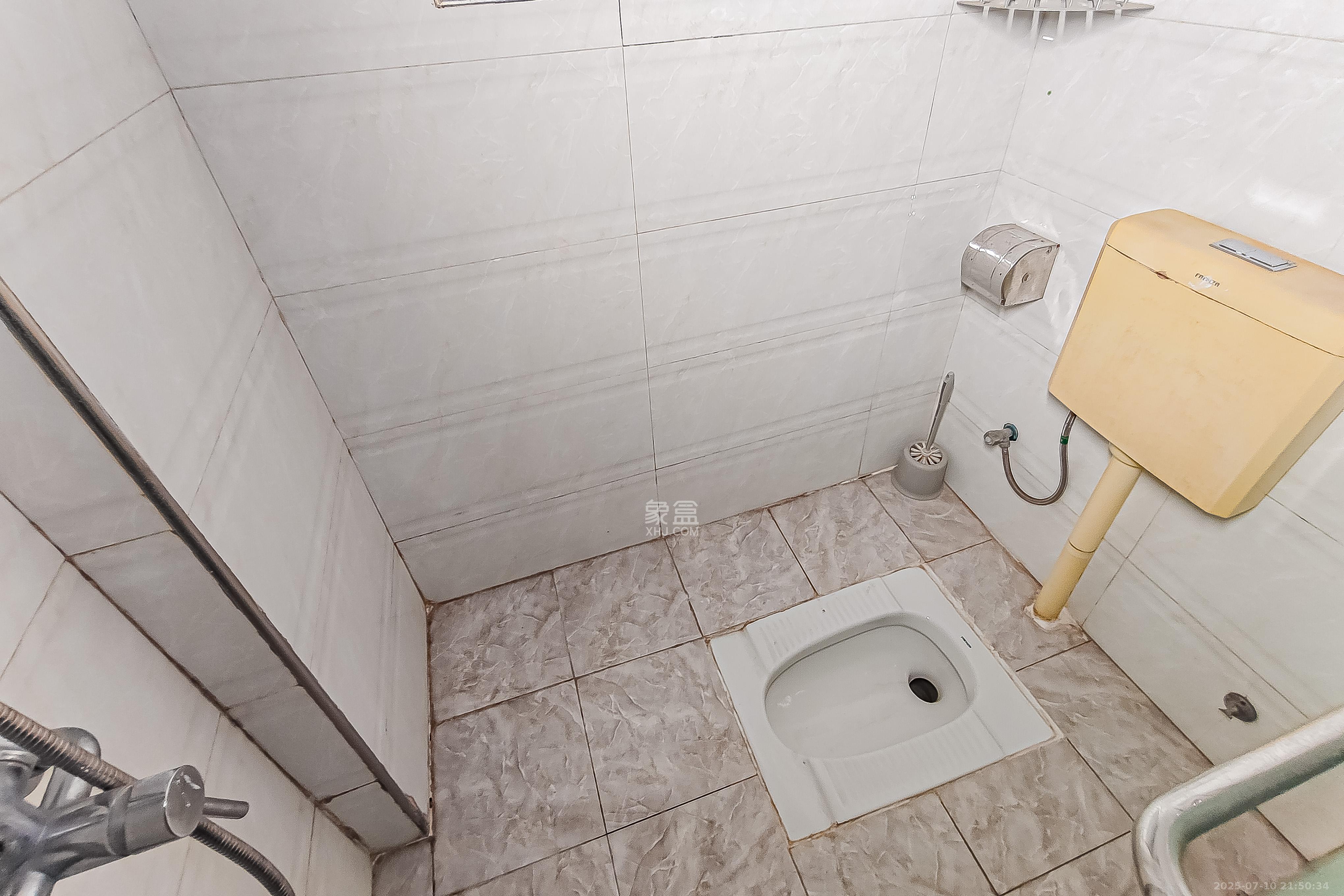 君悦紫园 2室2厅1卫 102.0万 君悦紫园 2室2厅1卫 102.0万卫生间