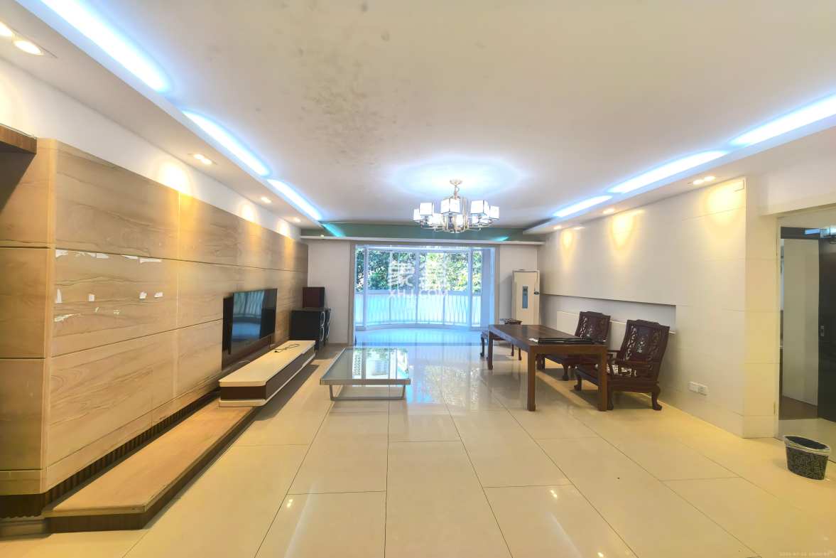 鸿铭中心  4室2厅3卫    5500.0元/月 鸿铭中心  4室2厅3卫    5500.0元/月室内图