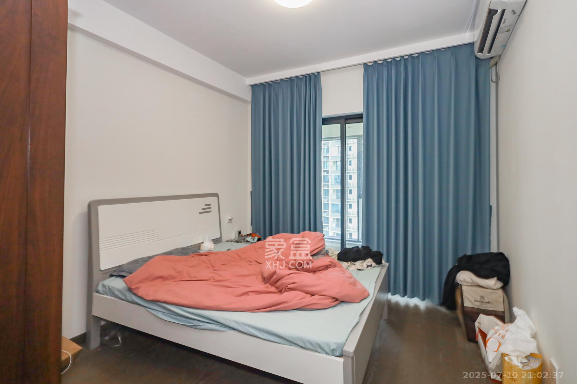 滨江府1913  4室2厅2卫    215.0万 滨江府1913  4室2厅2卫    215.0万卧室