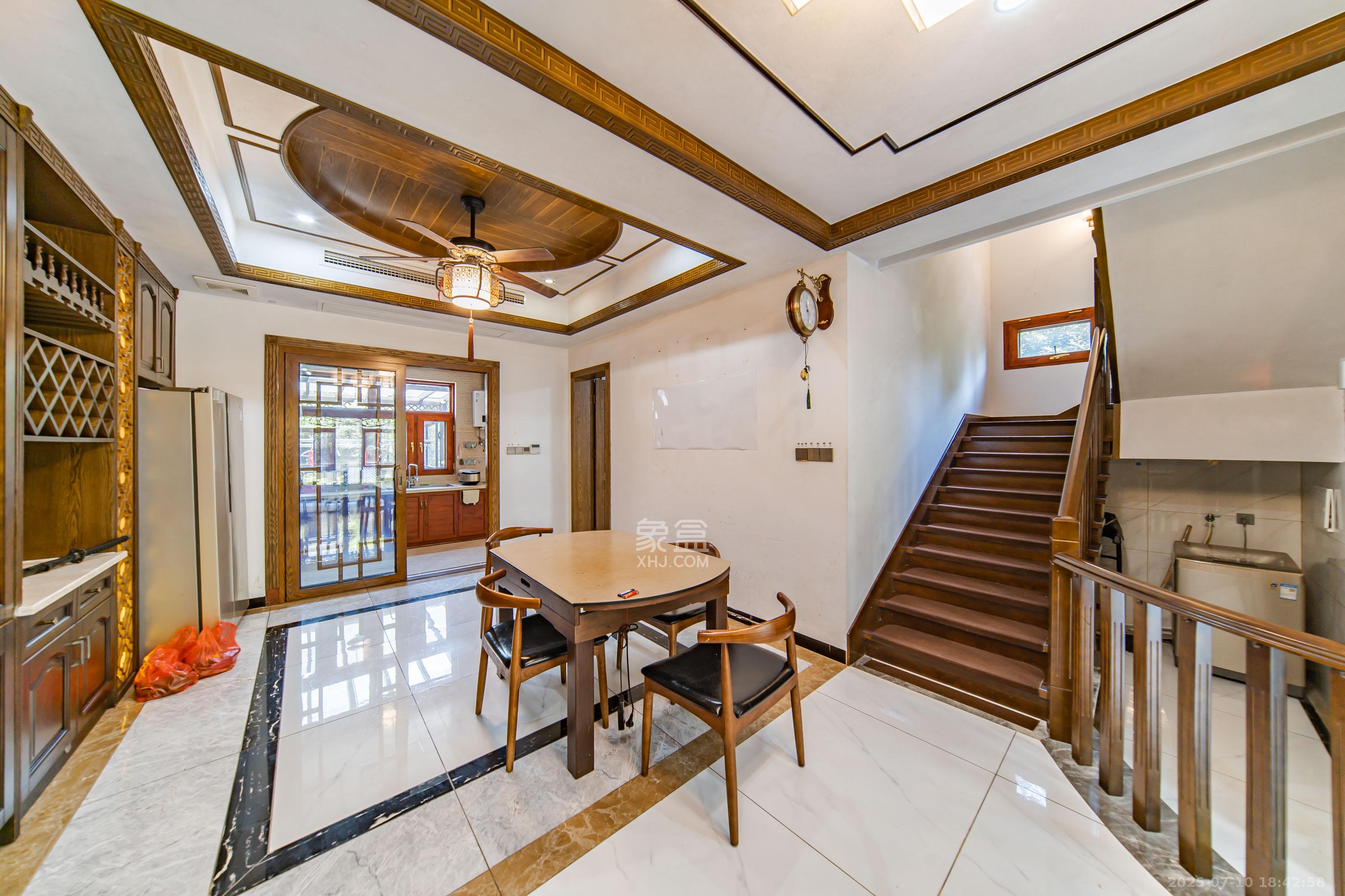 金科东方大院五期  5室2厅3卫    590.0万 金科东方大院五期  5室2厅3卫    590.0万其他