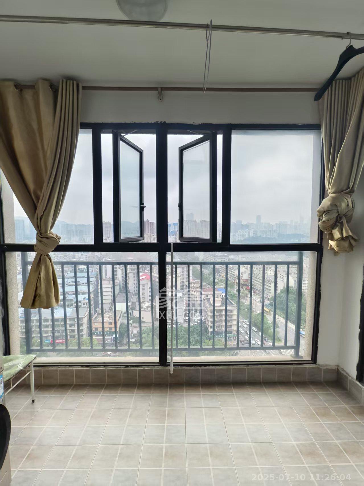 南枫时光 2室2厅1卫 2600.0元/月 南枫时光 2室2厅1卫 2600.0元/月室内图