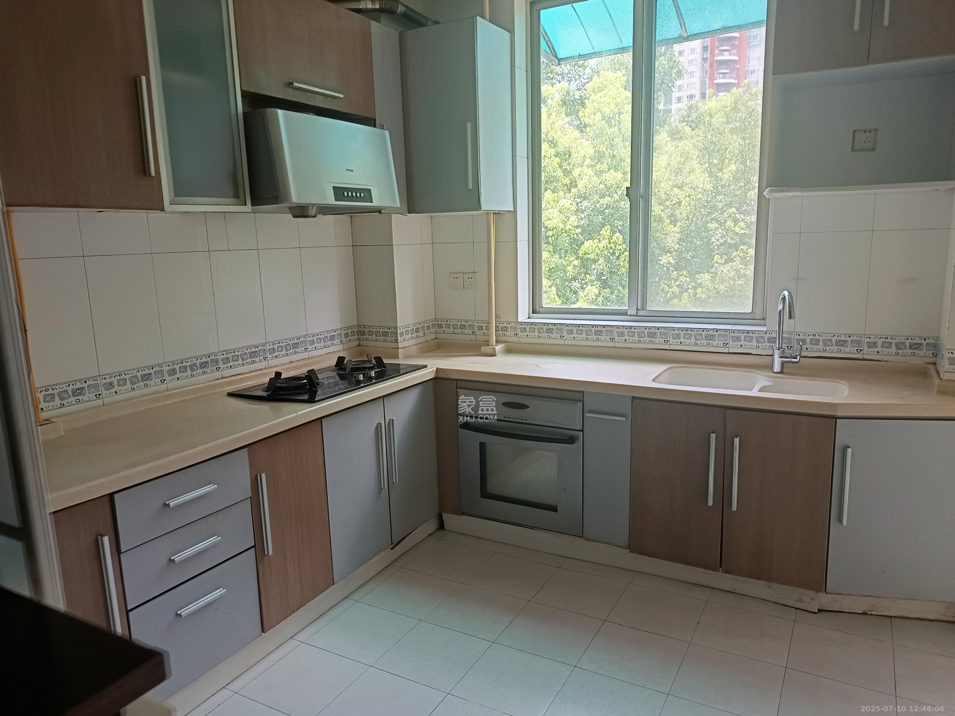 中联科技园  4室2厅2卫    3000.0元/月室内图