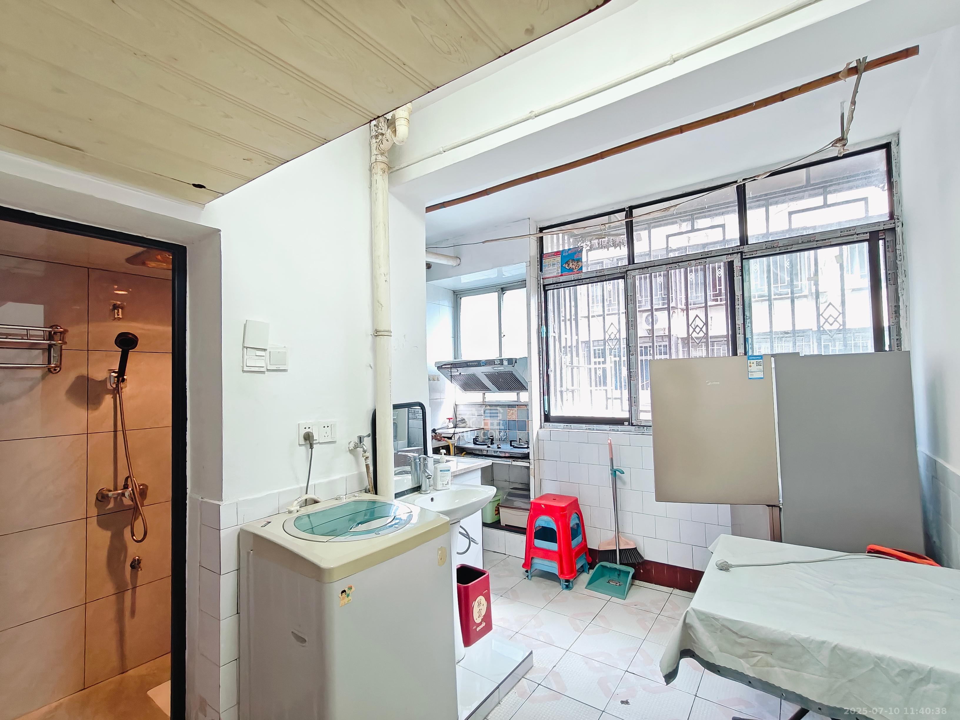 文庙坪小区 1室1厅1卫 1500.0元/月 文庙坪小区 1室1厅1卫 1500.0元/月室内图