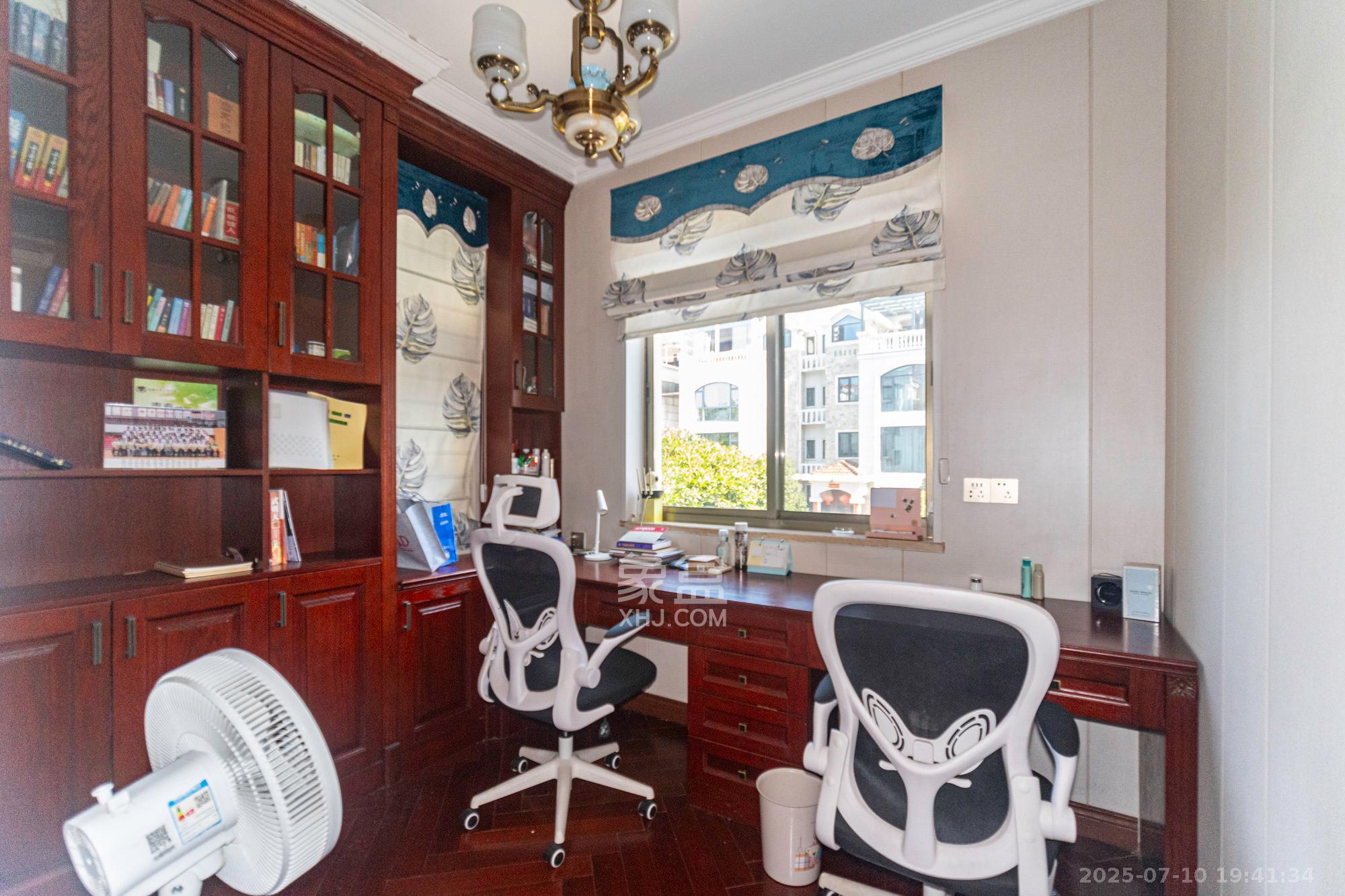 碧桂园威尼斯城  6室2厅4卫    355.0万 碧桂园威尼斯城  6室2厅4卫    355.0万其他