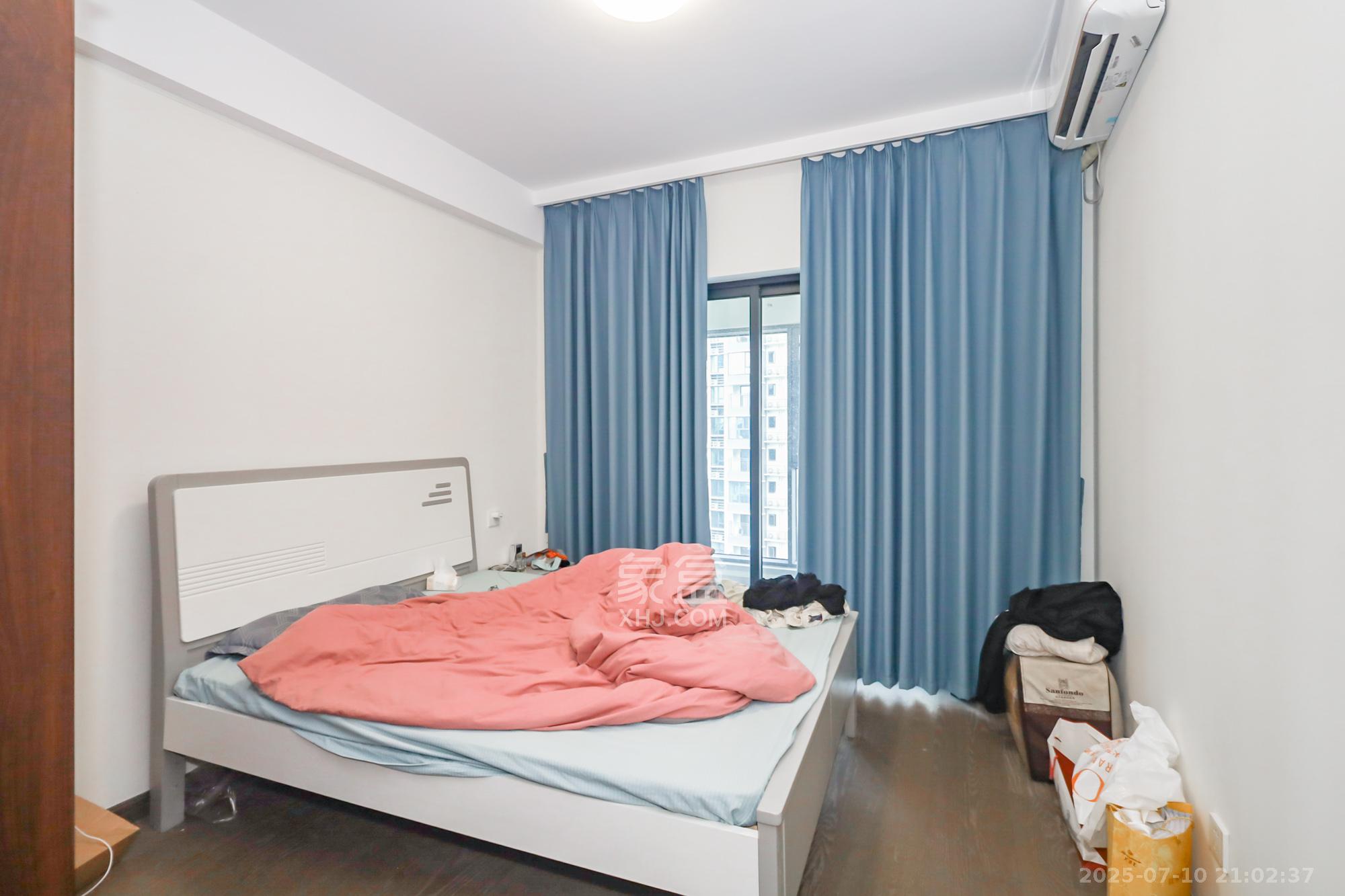 滨江府1913  4室2厅2卫    215.0万 滨江府1913  4室2厅2卫    215.0万卧室