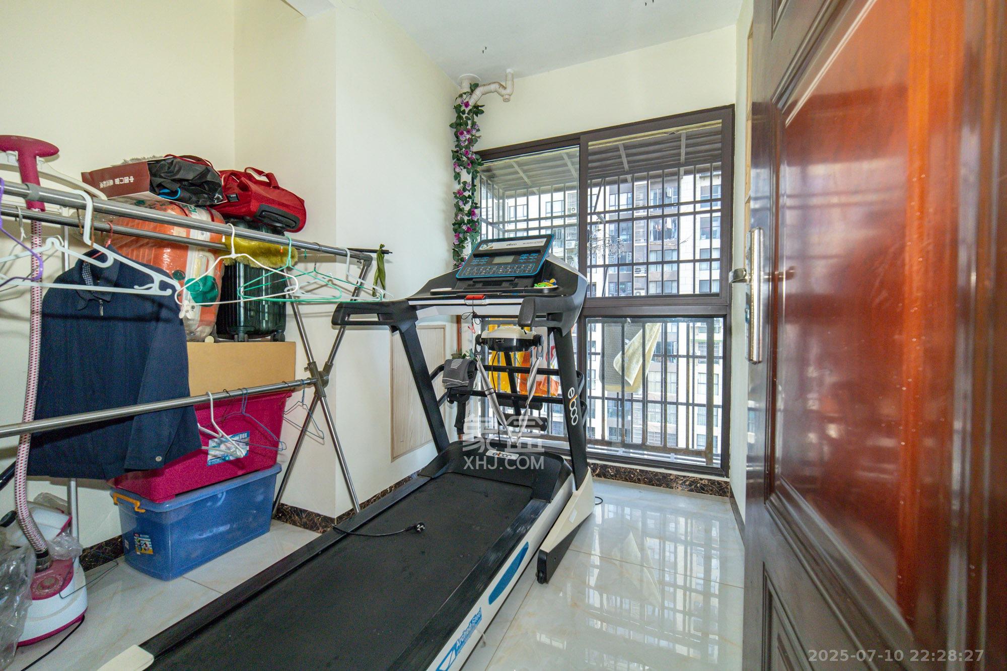 星湖湾一期高层  4室2厅2卫    109.9万 星湖湾一期高层  4室2厅2卫    109.9万卧室