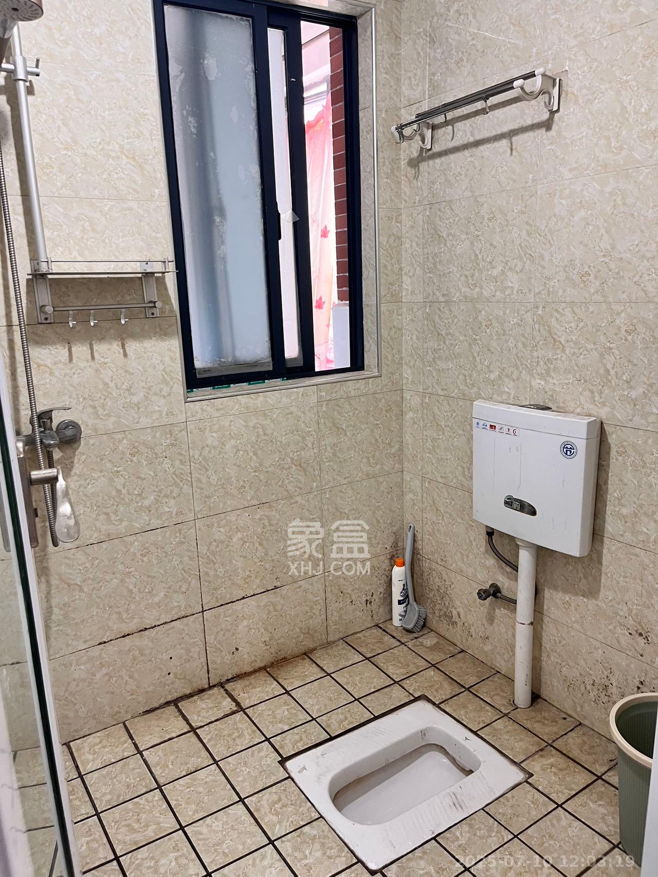 恒生碧水龙庭  2室2厅1卫   1700.00元/月室内图
