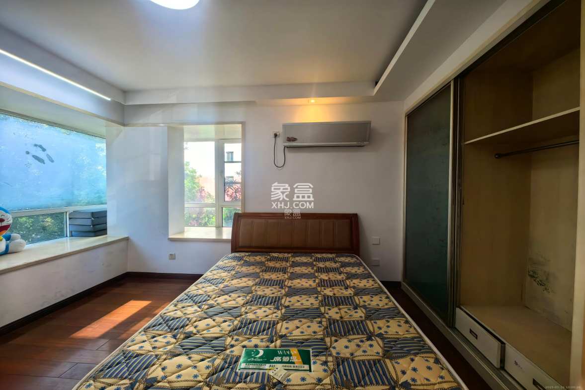 鸿铭中心  4室2厅3卫    5500.0元/月 鸿铭中心  4室2厅3卫    5500.0元/月室内图