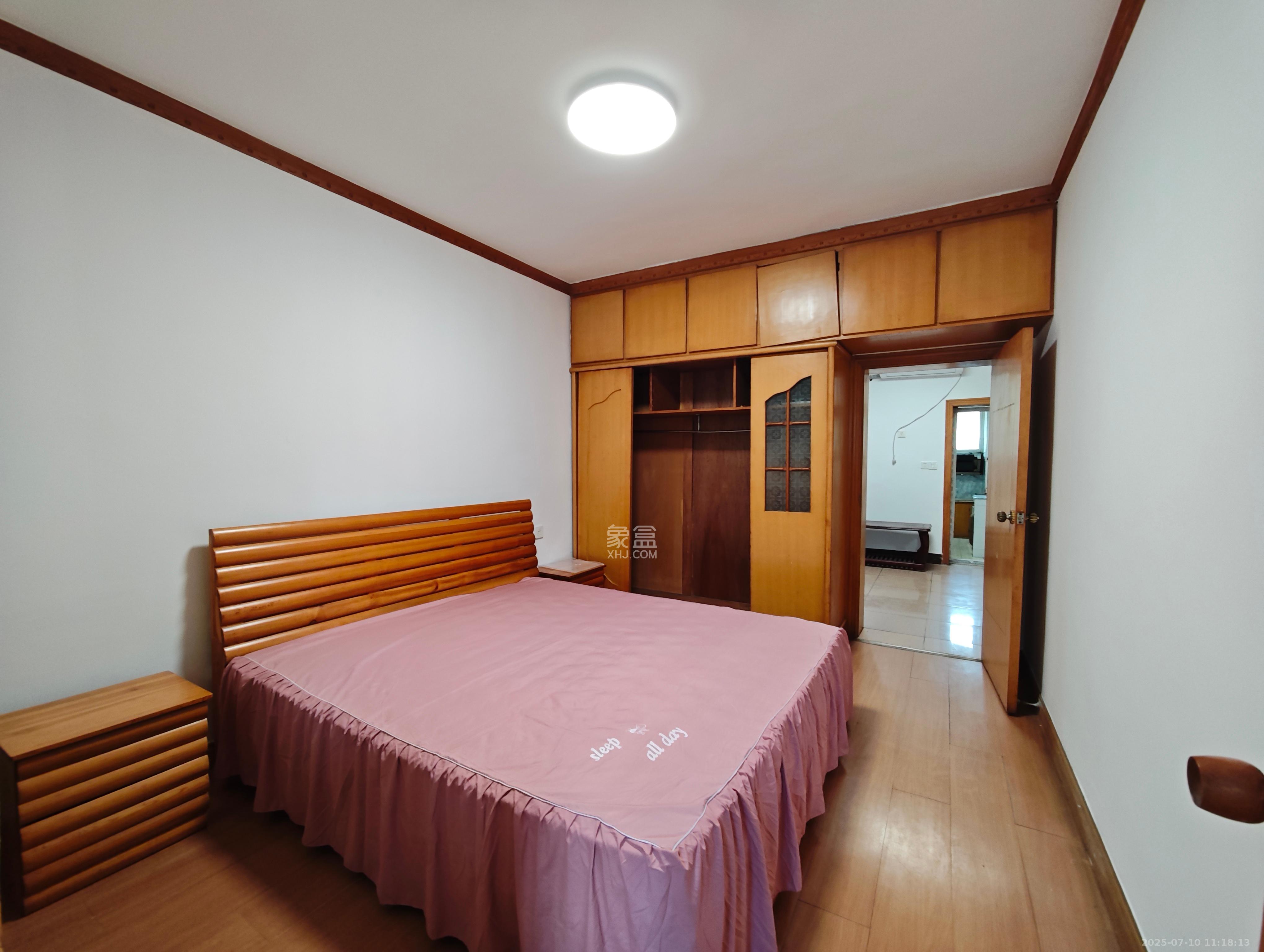 国庆新村  2室1厅1卫   1400.00元/月室内图
