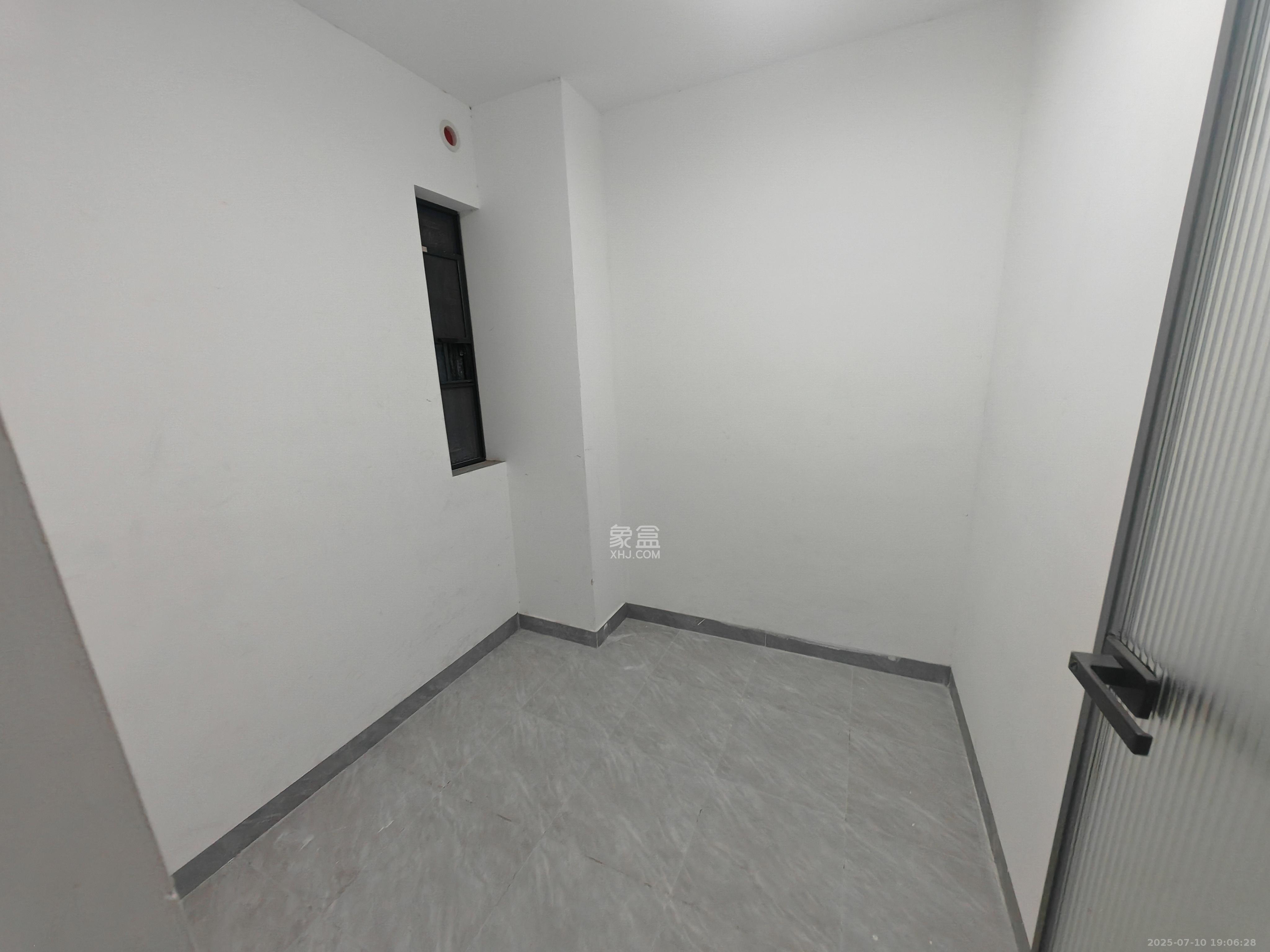 中建嘉和城  1室0厅0卫   2400.00元/月室内图