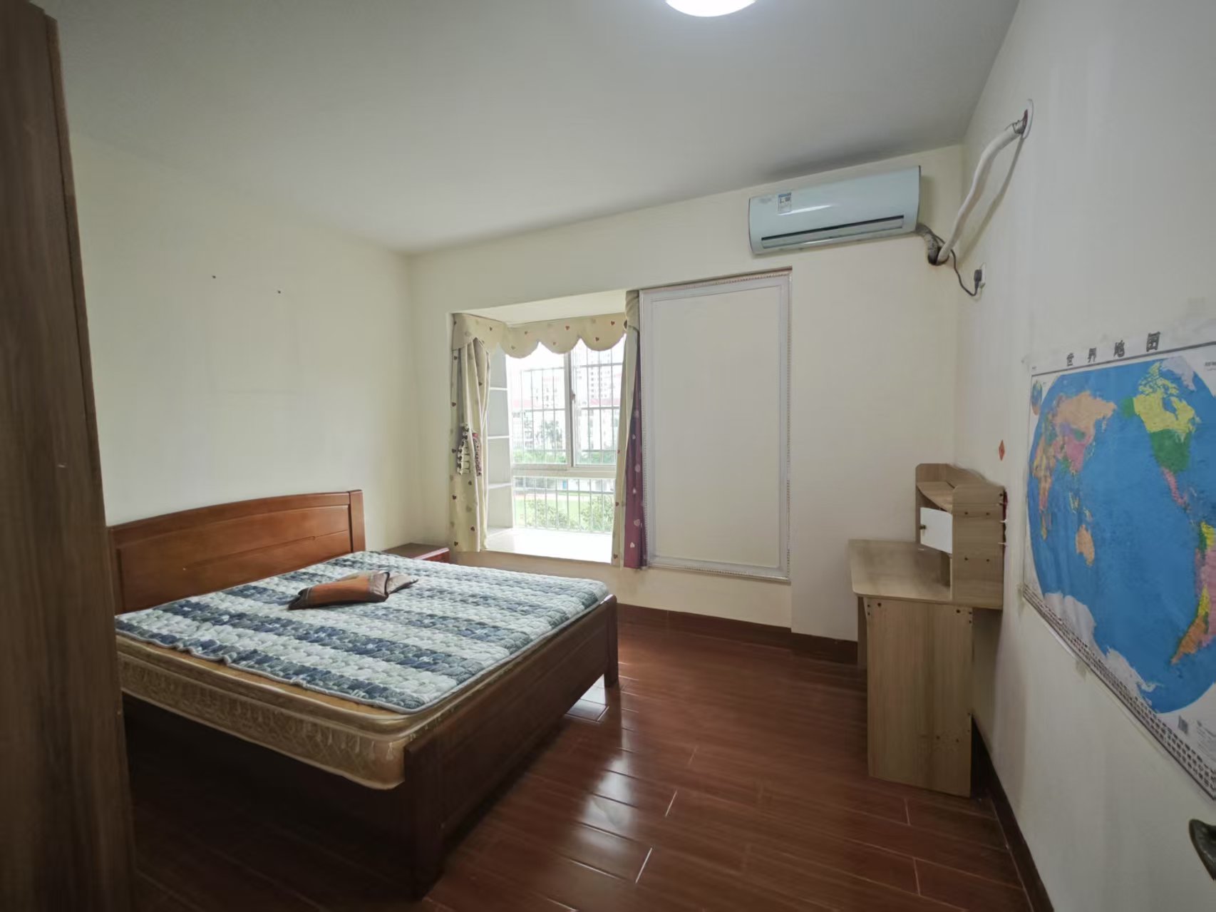 海天逸舍 3室2厅2卫 3500.0元/月 海天逸舍 3室2厅2卫 3500.0元/月室内图