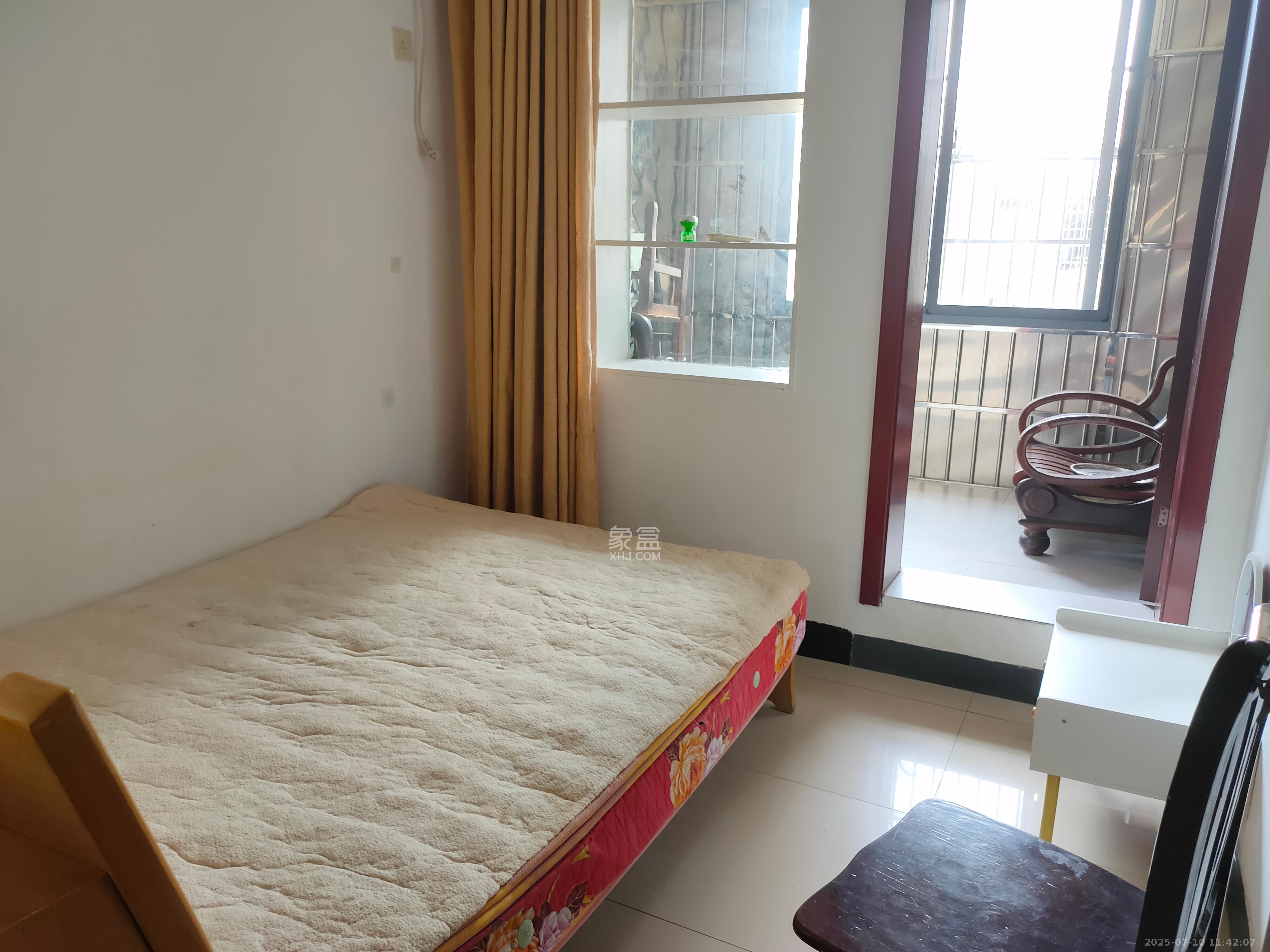 先福安置小区 1室1厅1卫 700.0元/月 先福安置小区 1室1厅1卫 700.0元/月室内图