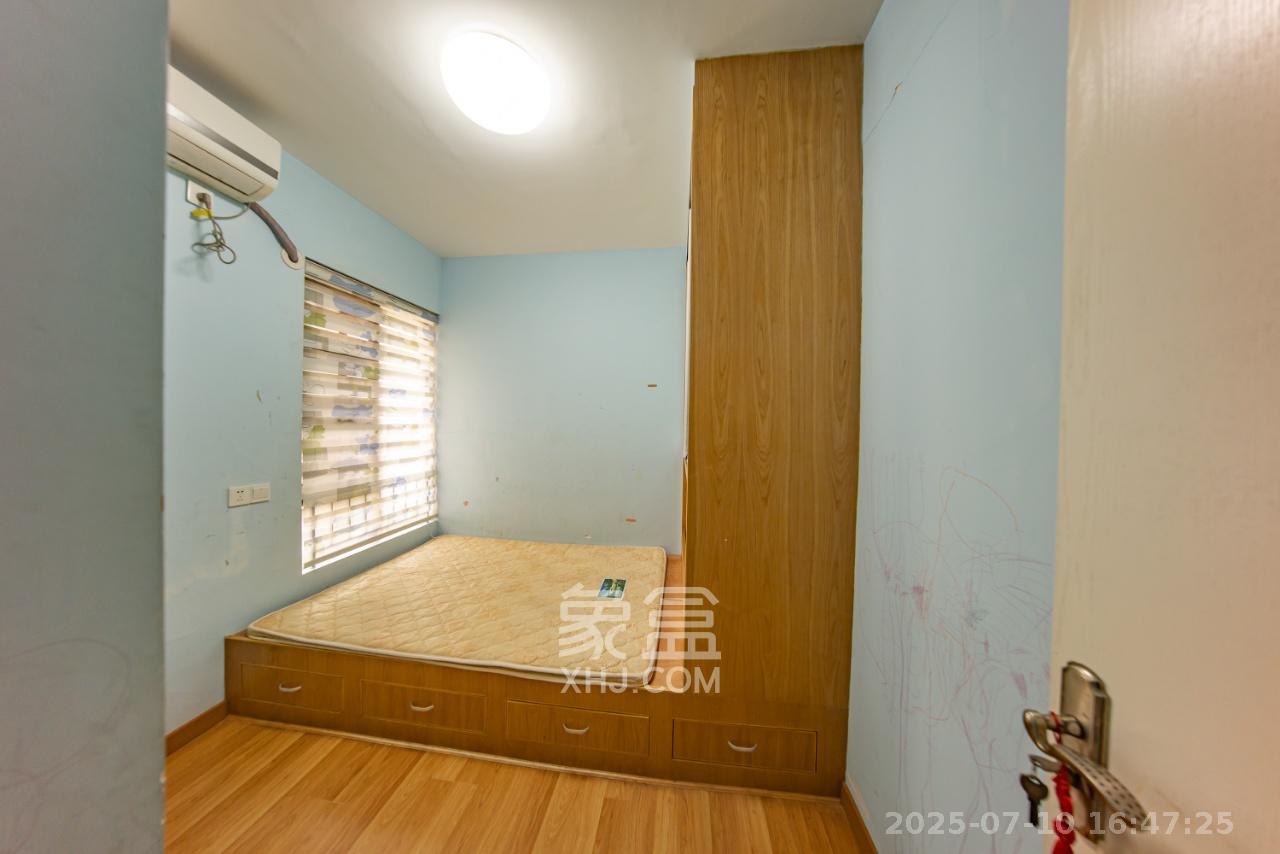 华润橡树湾  3室2厅2卫    1900.0元/月室内图