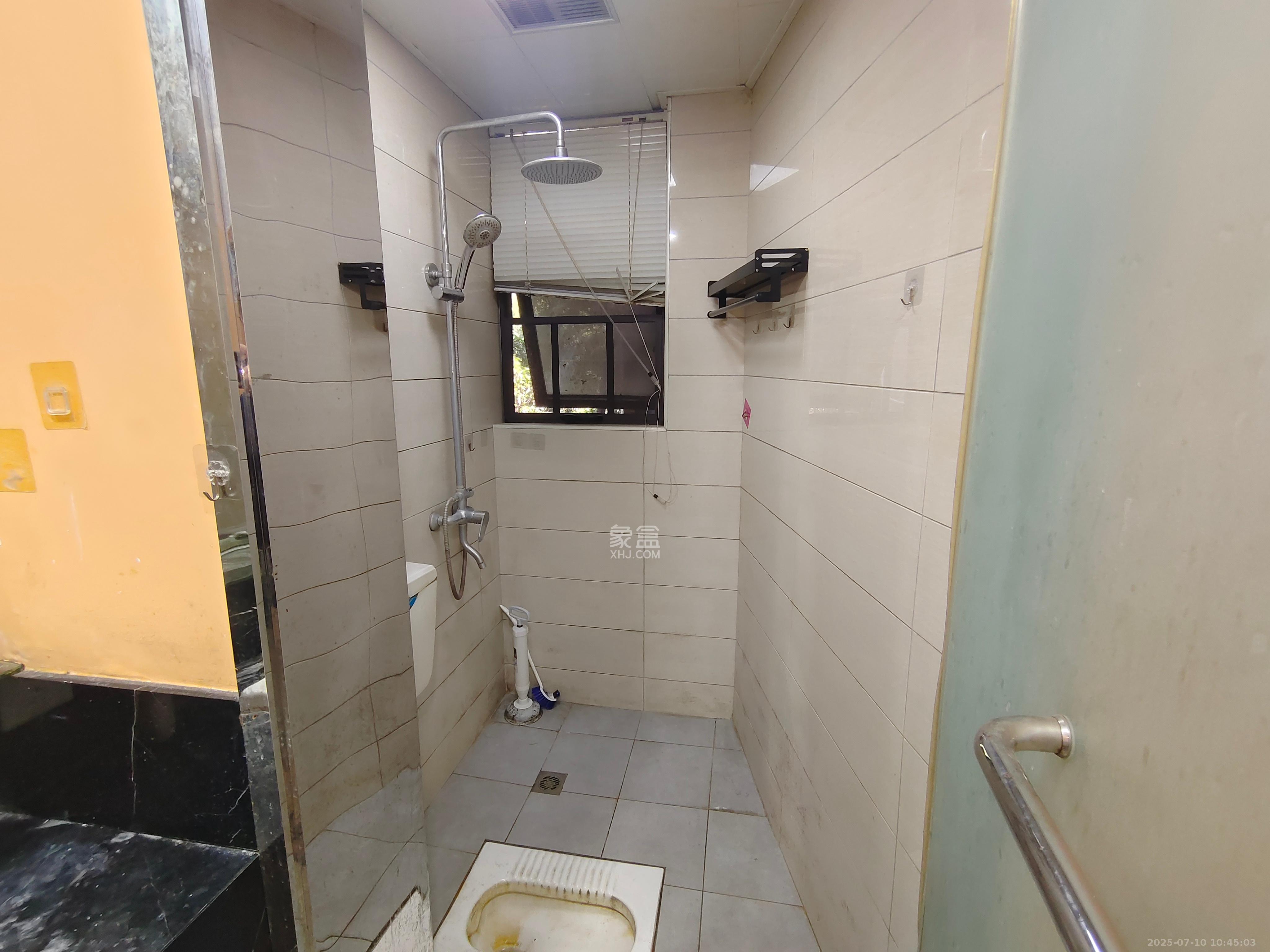 麓山枫情  2室1厅1卫   2200.00元/月室内图