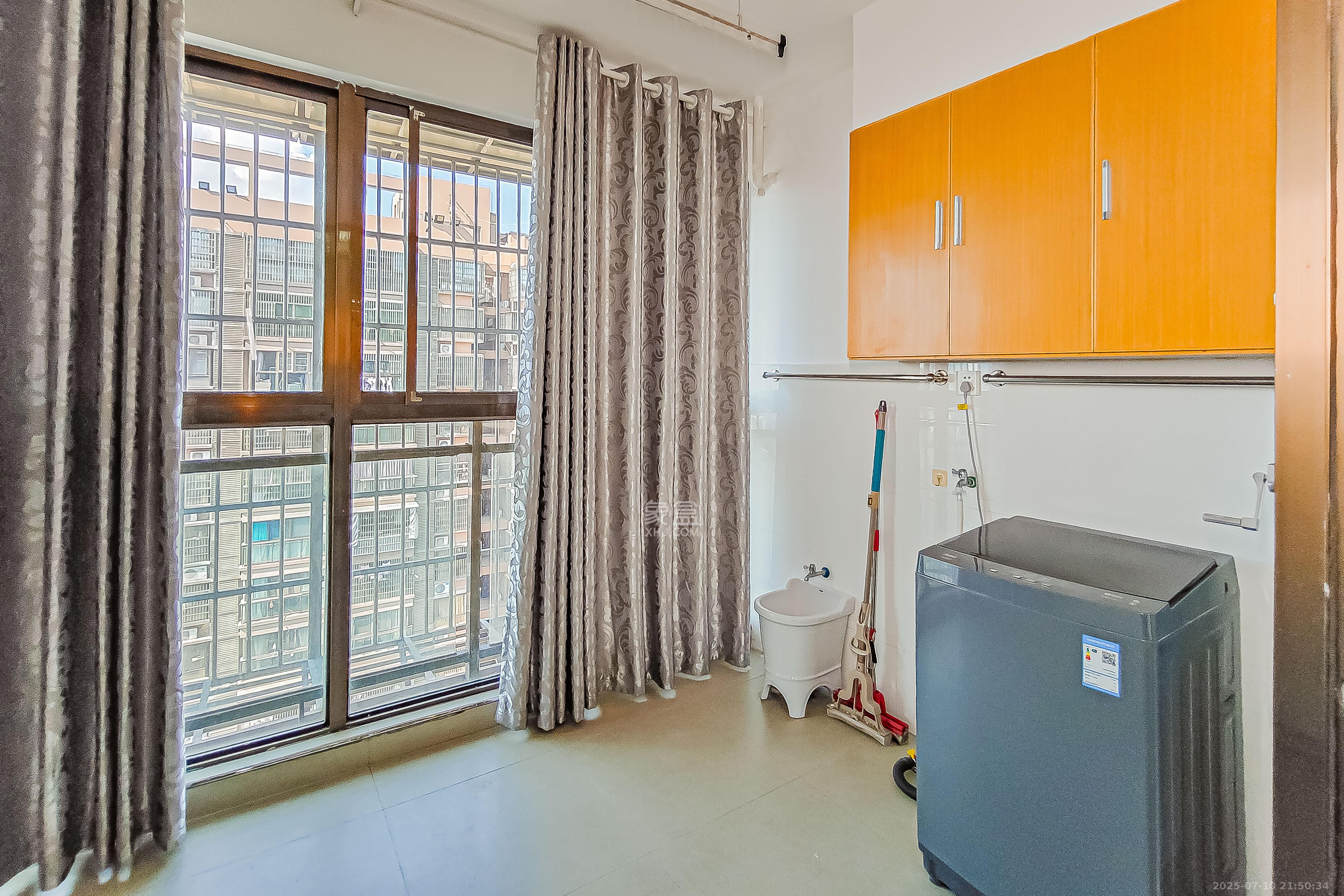 君悦紫园 2室2厅1卫 102.0万 君悦紫园 2室2厅1卫 102.0万阳台