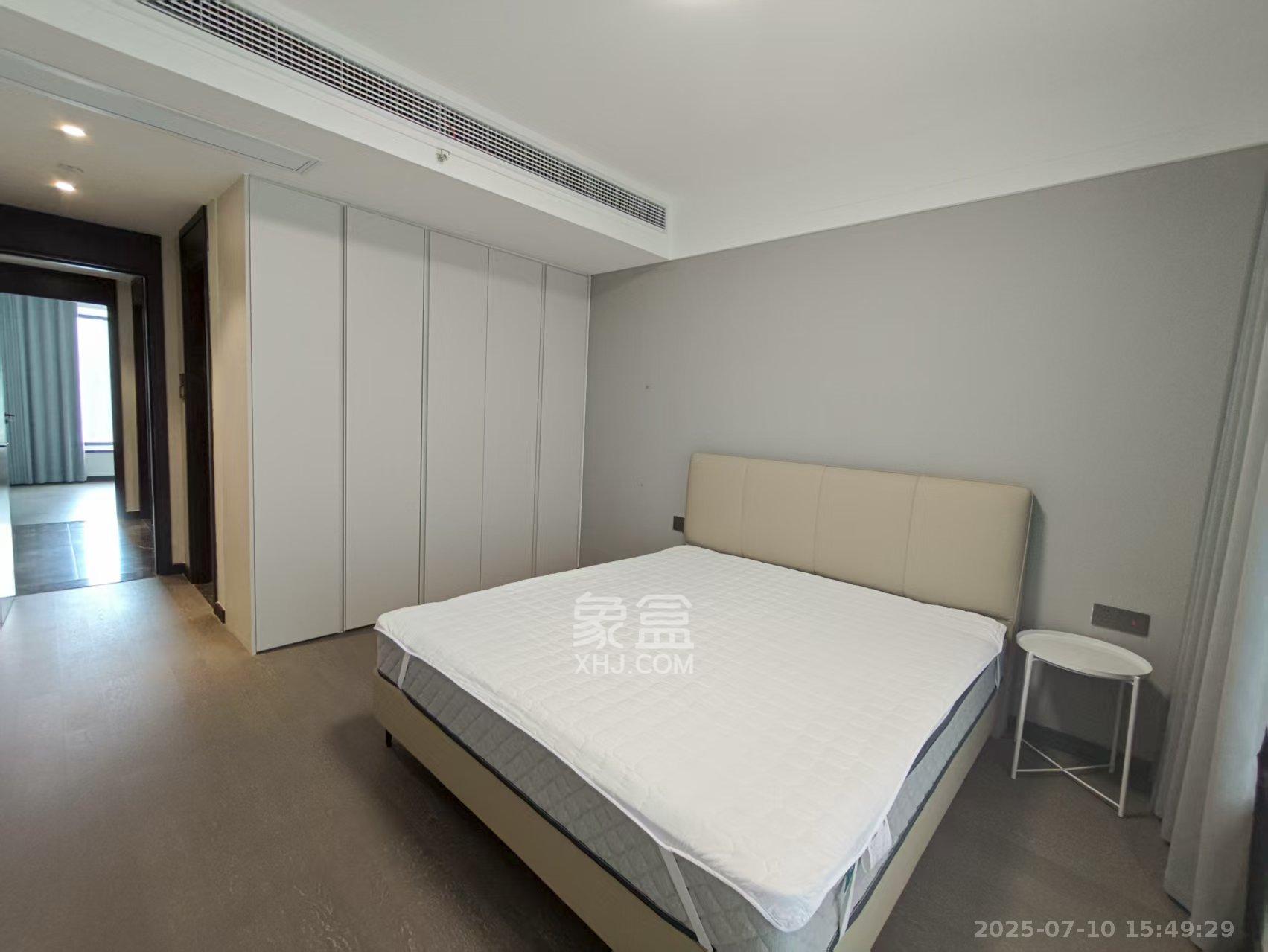 绿地麓云国际  5室2厅2卫   6200.00元/月室内图