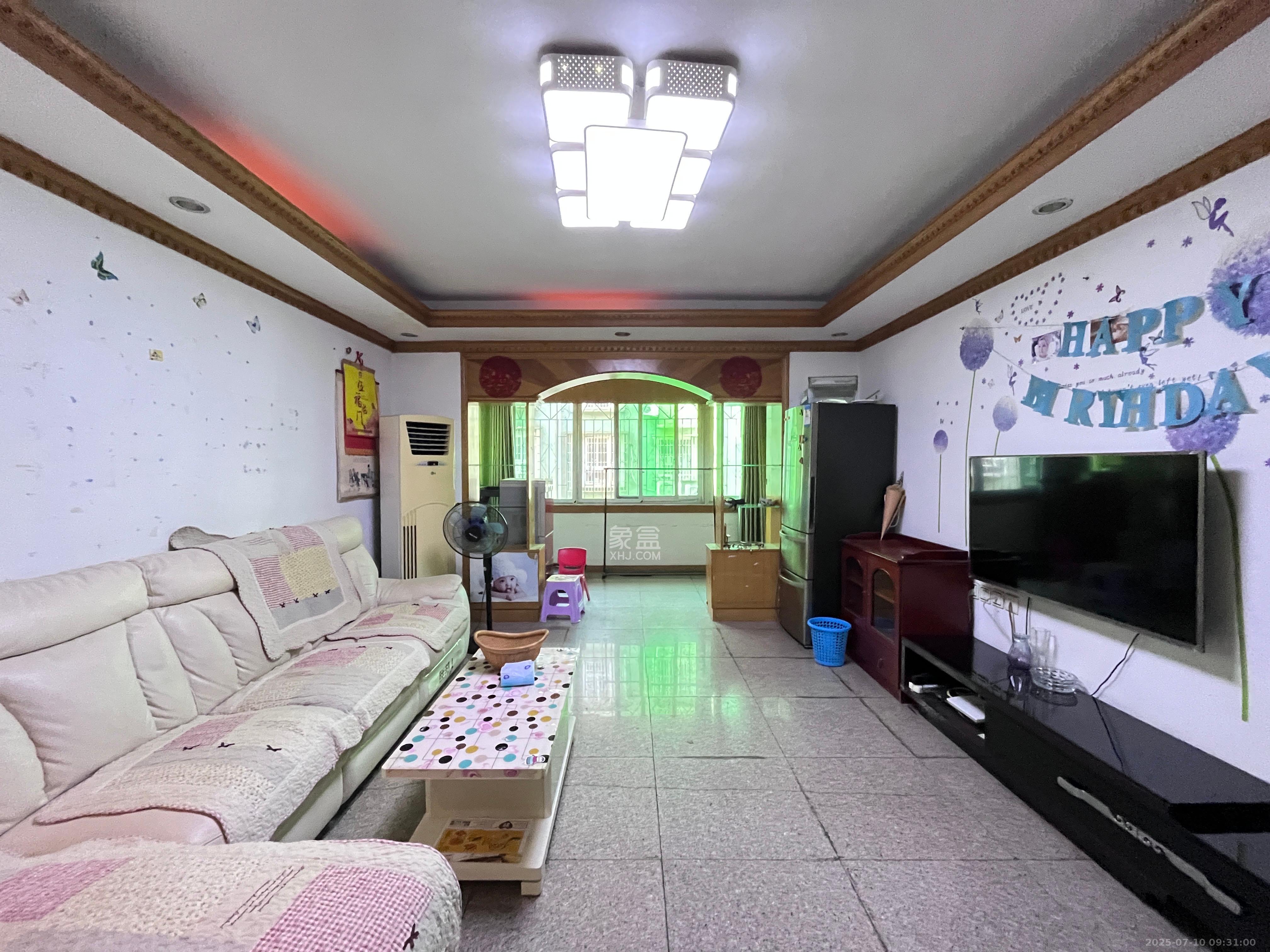 恒达花园  3室2厅2卫    1800.0元/月