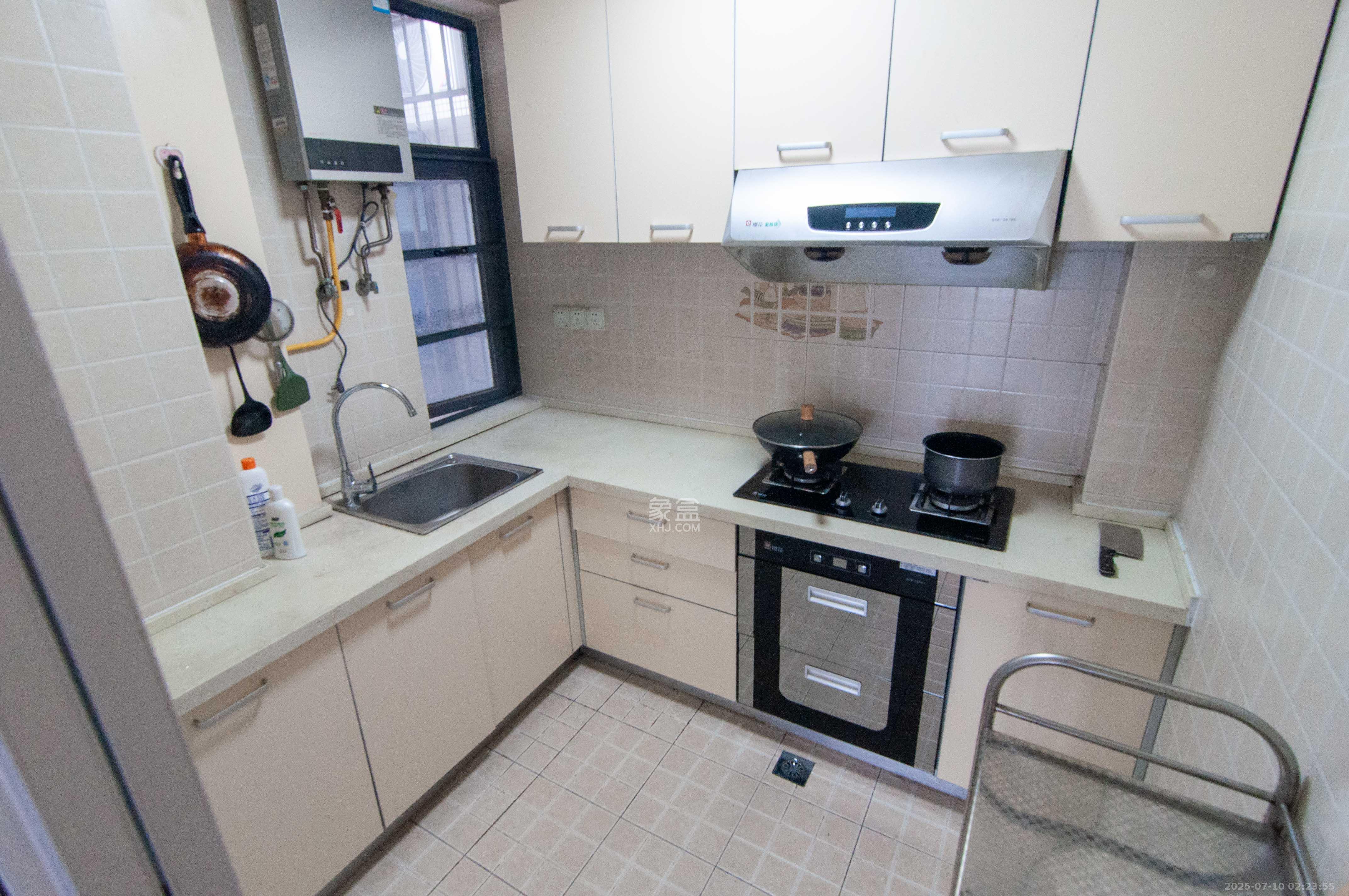 海林馨香雅苑  3室2厅1卫    73.8万 海林馨香雅苑  3室2厅1卫    73.8万厨房