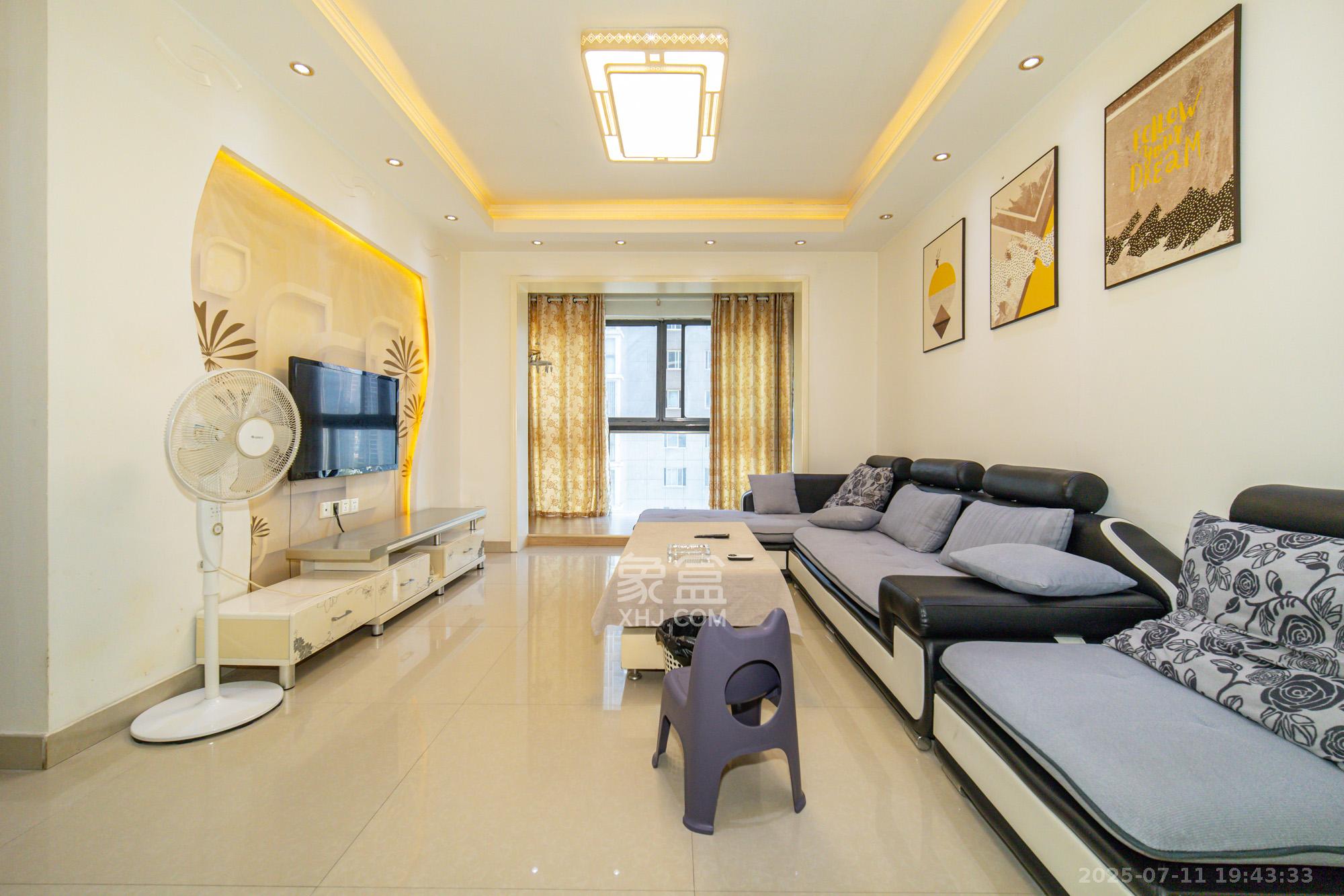 尚都花园城  2室2厅1卫    47.0万 尚都花园城  2室2厅1卫    47.0万客厅