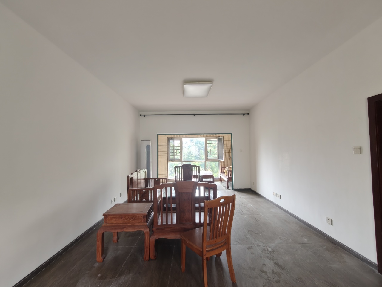 金外滩 3室2厅1卫 3500.0元/月 金外滩 3室2厅1卫 3500.0元/月室内图