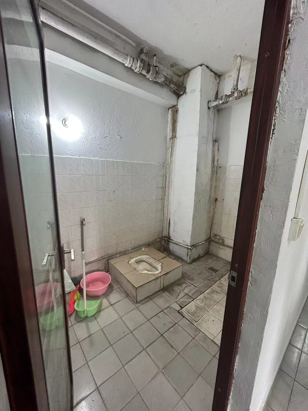 南海大厦(五指山路) 4室2厅1卫 2000.0元/月 南海大厦(五指山路) 4室2厅1卫 2000.0元/月室内图