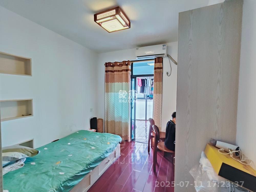 山水国际  3室2厅2卫   1500.00元/月室内图