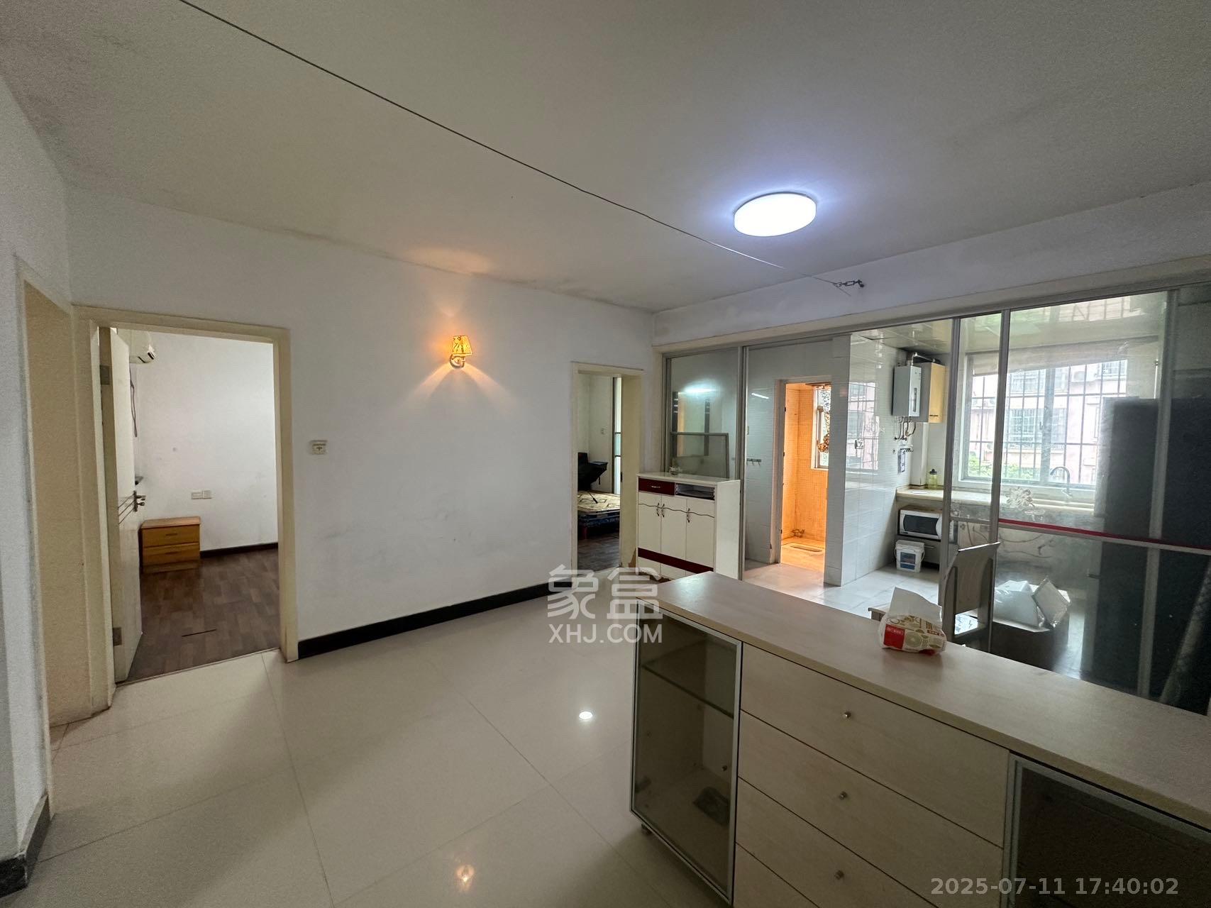 新星小区  4室2厅2卫    2200.0元/月 新星小区  4室2厅2卫    2200.0元/月室内图