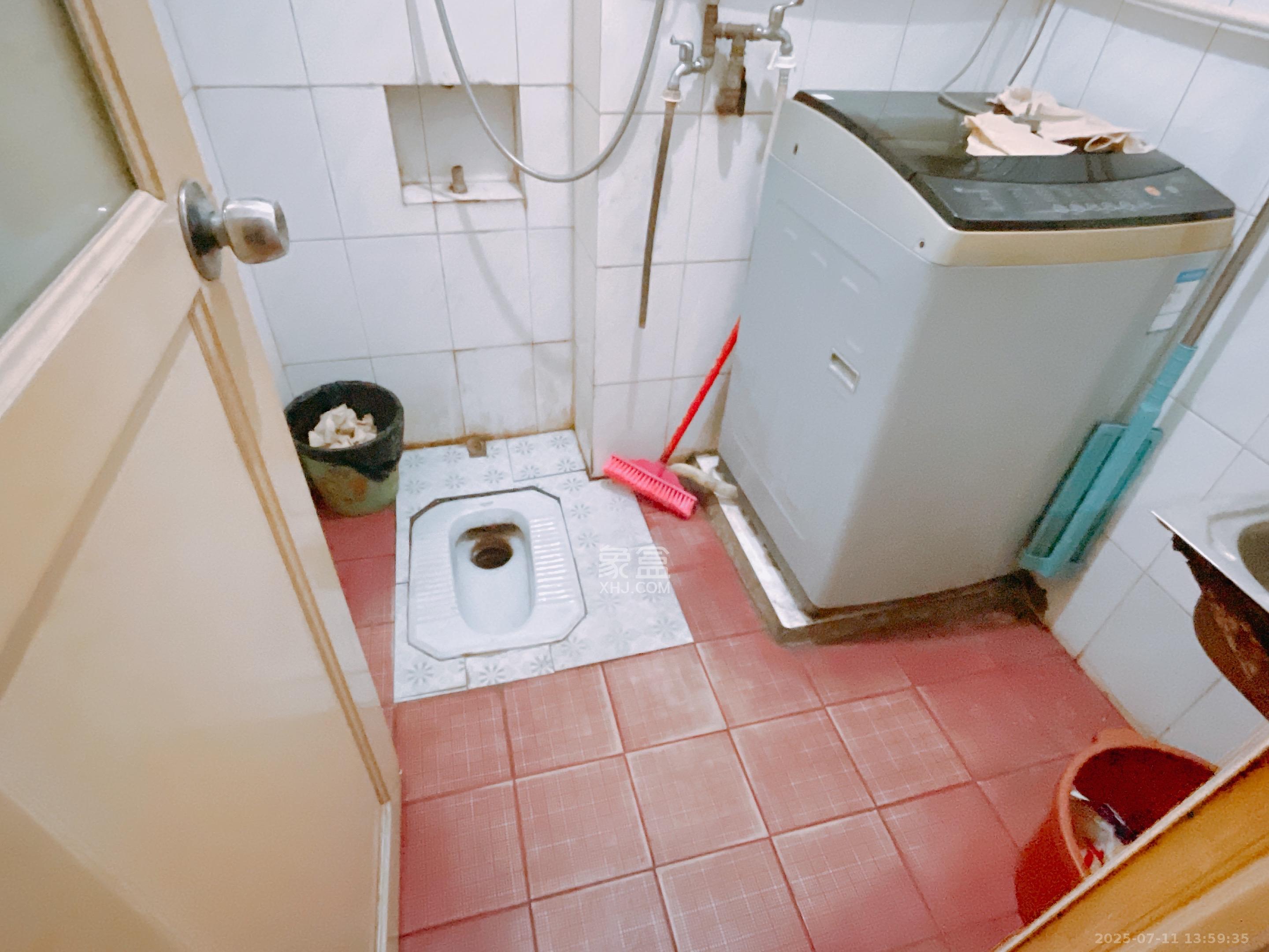 大/小王家巷散盘  1室1厅1卫    600.0元/月 大/小王家巷散盘  1室1厅1卫    600.0元/月室内图