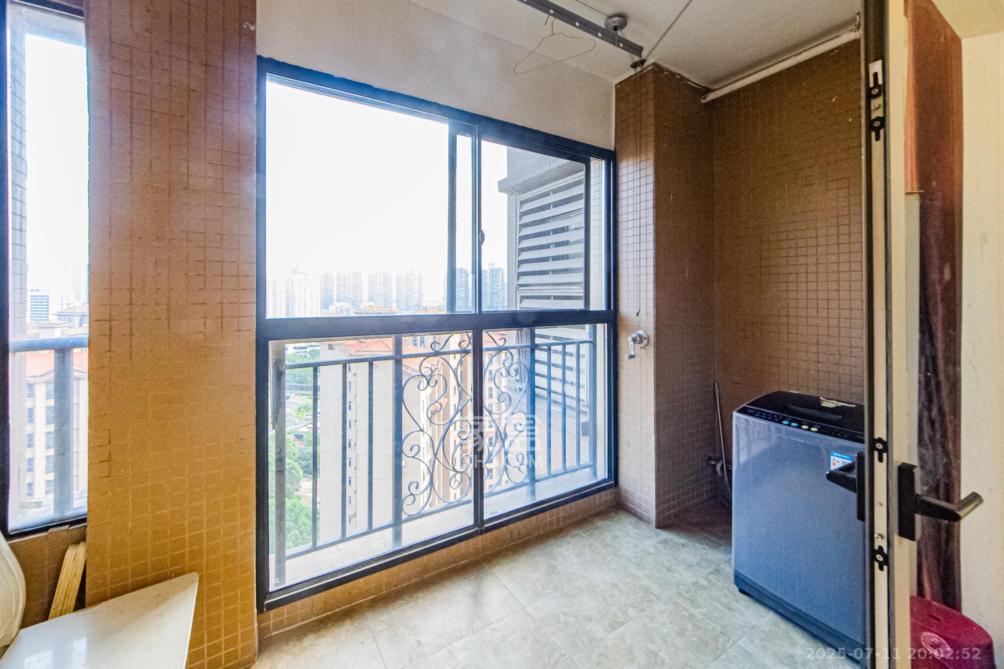 珠江郦城薰衣道  3室2厅1卫    72.0万 珠江郦城薰衣道  3室2厅1卫    72.0万阳台