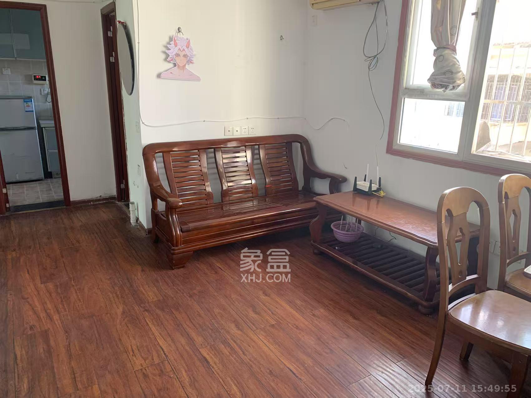 梨子山小区 3室2厅1卫 2000.0元/月 梨子山小区 3室2厅1卫 2000.0元/月室内图