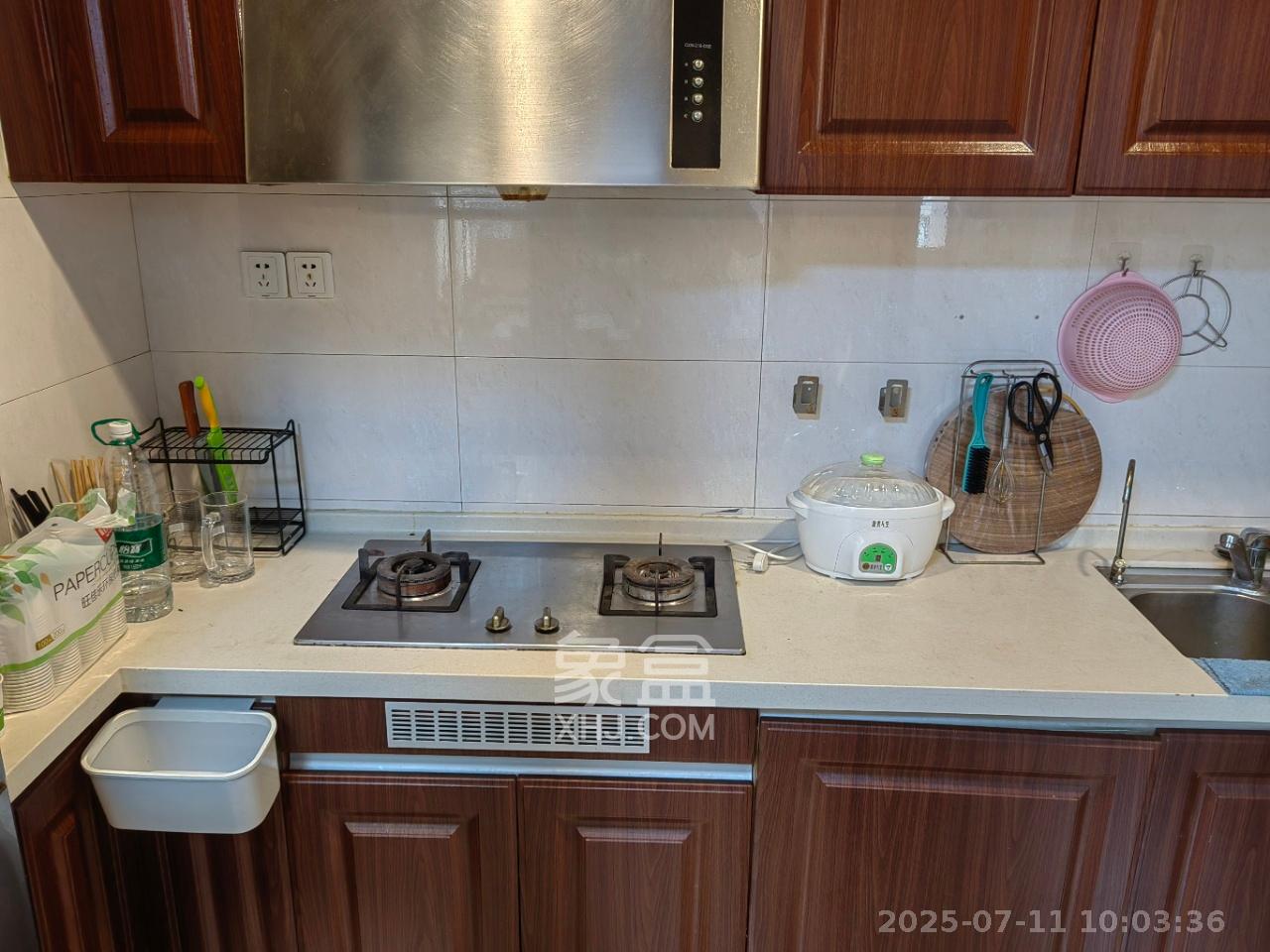 中海国际一期  2室2厅1卫    2300.0元/月 中海国际一期  2室2厅1卫    2300.0元/月室内图