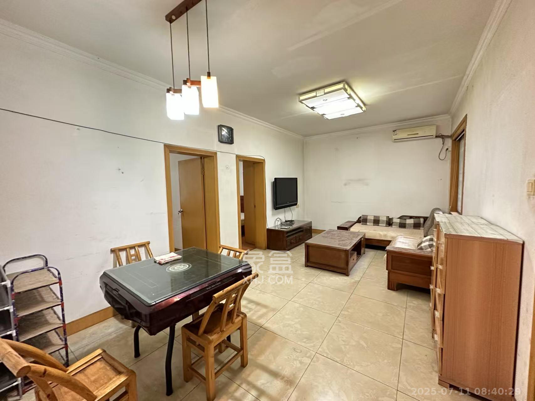 英才园二片  2室2厅1卫    1700.0元/月 英才园二片  2室2厅1卫    1700.0元/月