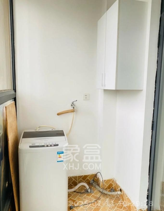 阳光100三期  2室2厅1卫   2600.00元/月室内图