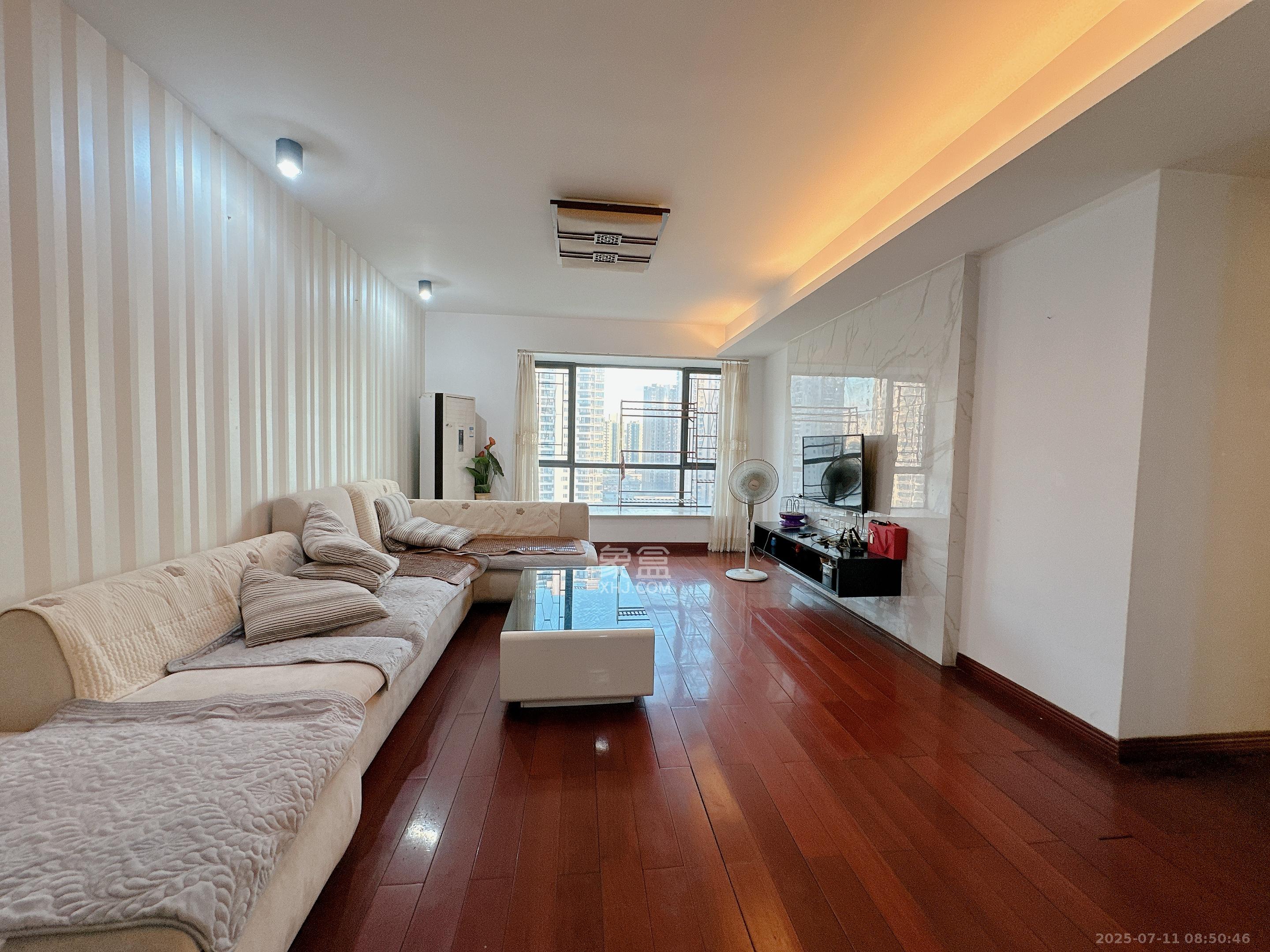 领航江阁  3室2厅2卫    3500.0元/月 领航江阁  3室2厅2卫    3500.0元/月室内图