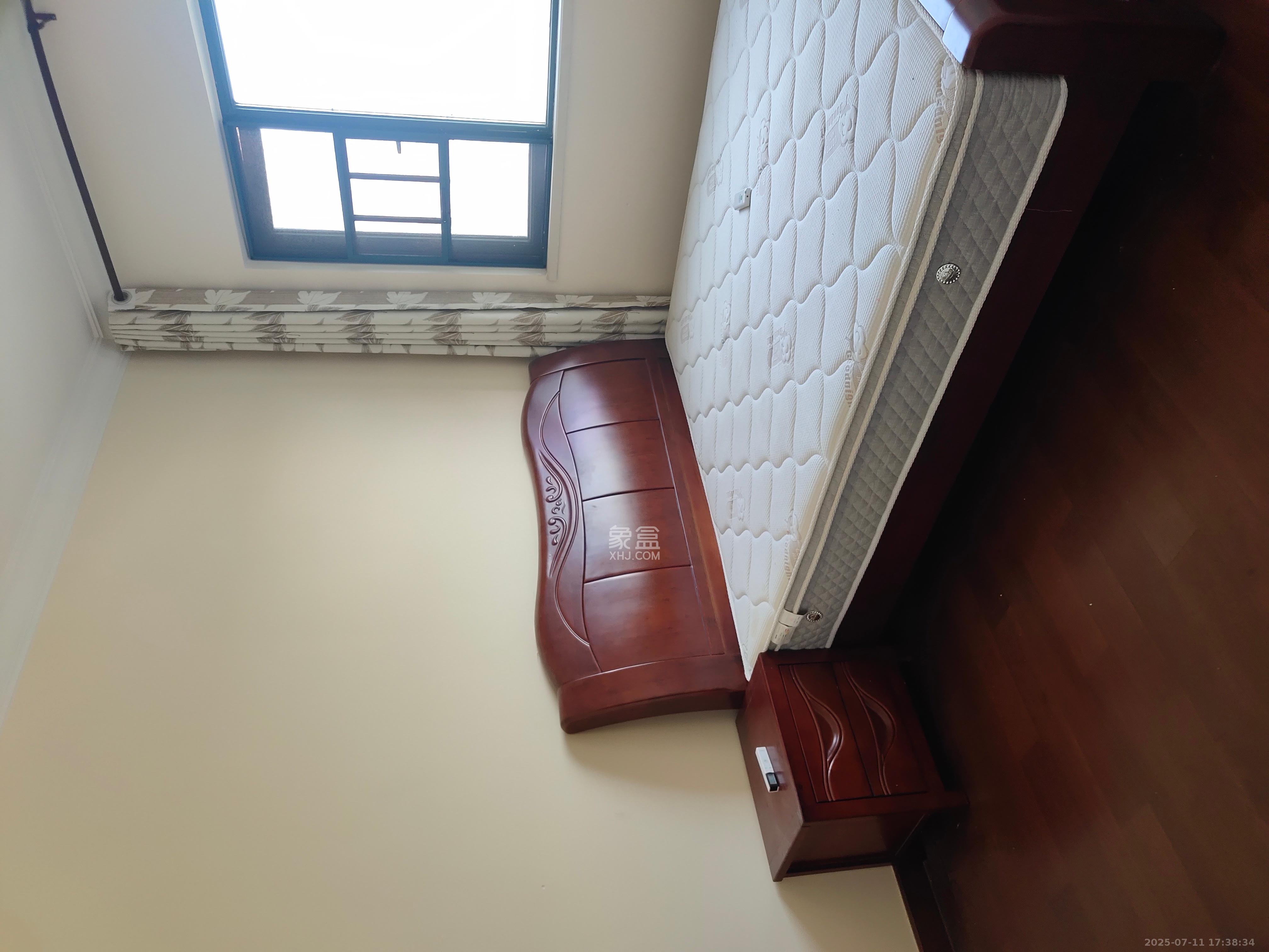 恒大翡翠华庭 3室2厅1卫 2200.0元/月 恒大翡翠华庭 3室2厅1卫 2200.0元/月室内图