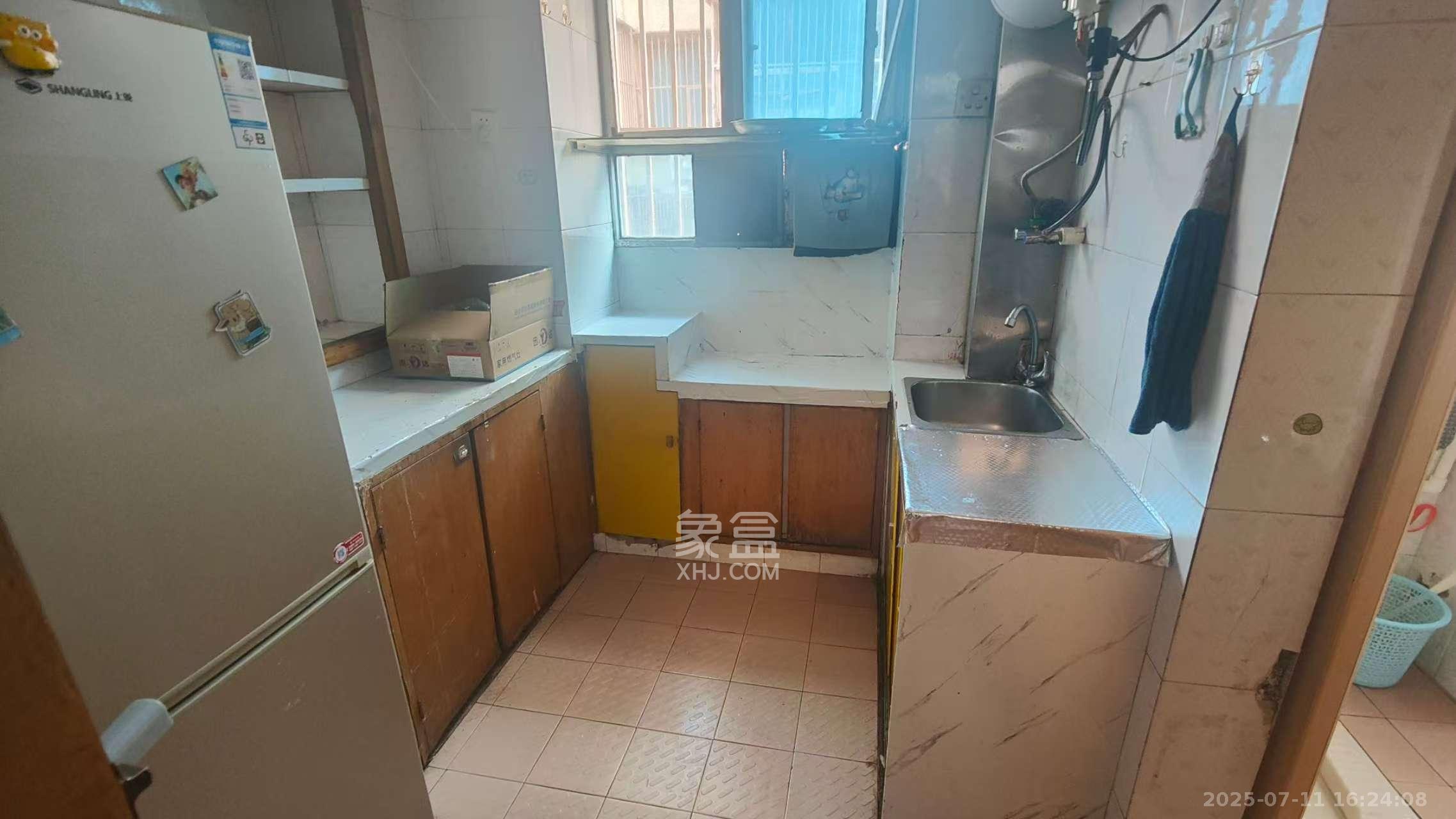 城南路散盘  2室1厅1卫    1480.0元/月 城南路散盘  2室1厅1卫    1480.0元/月室内图