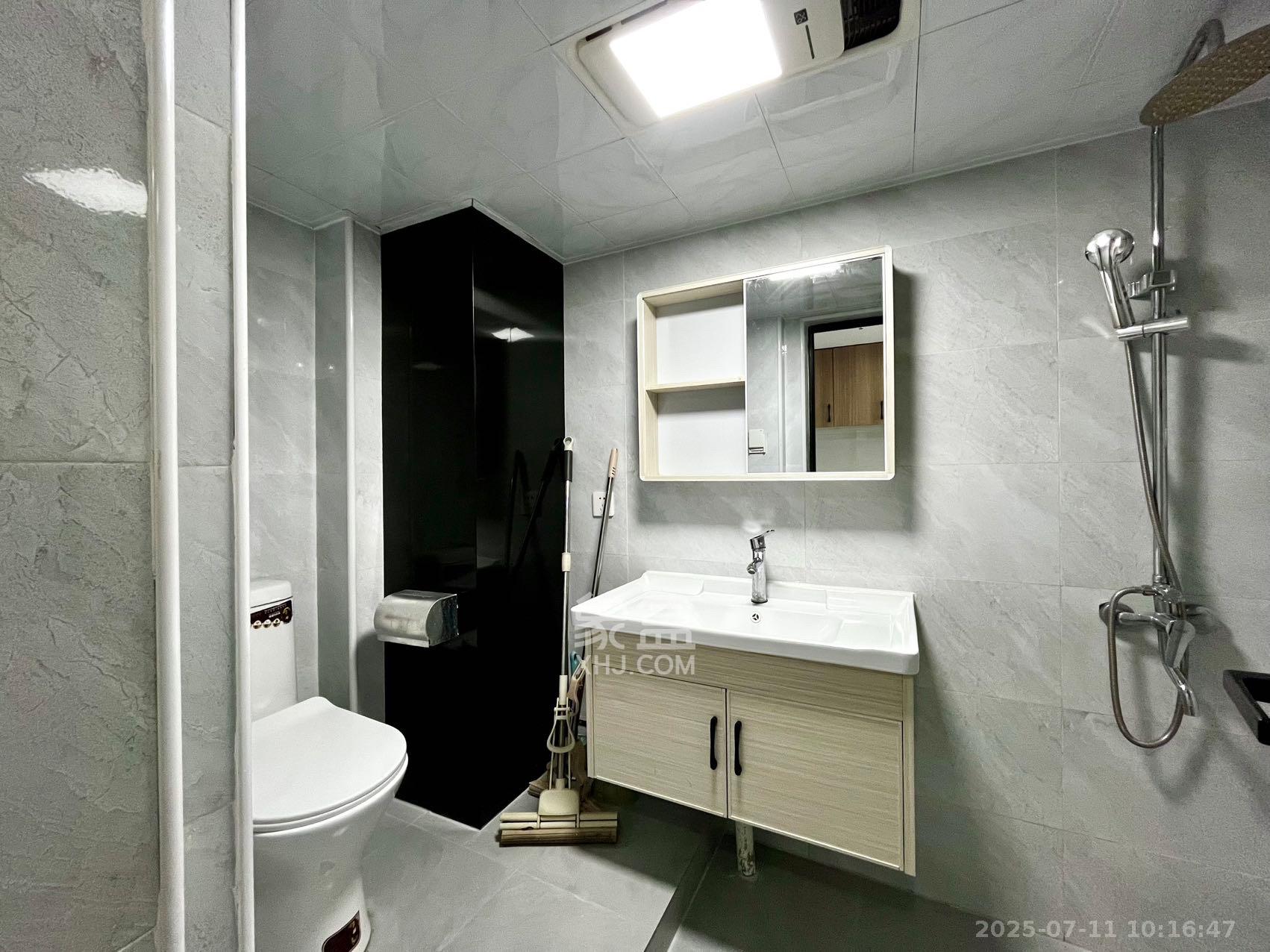 藏珑湖上公馆 1室1厅1卫 2200.0元/月 藏珑湖上公馆 1室1厅1卫 2200.0元/月室内图