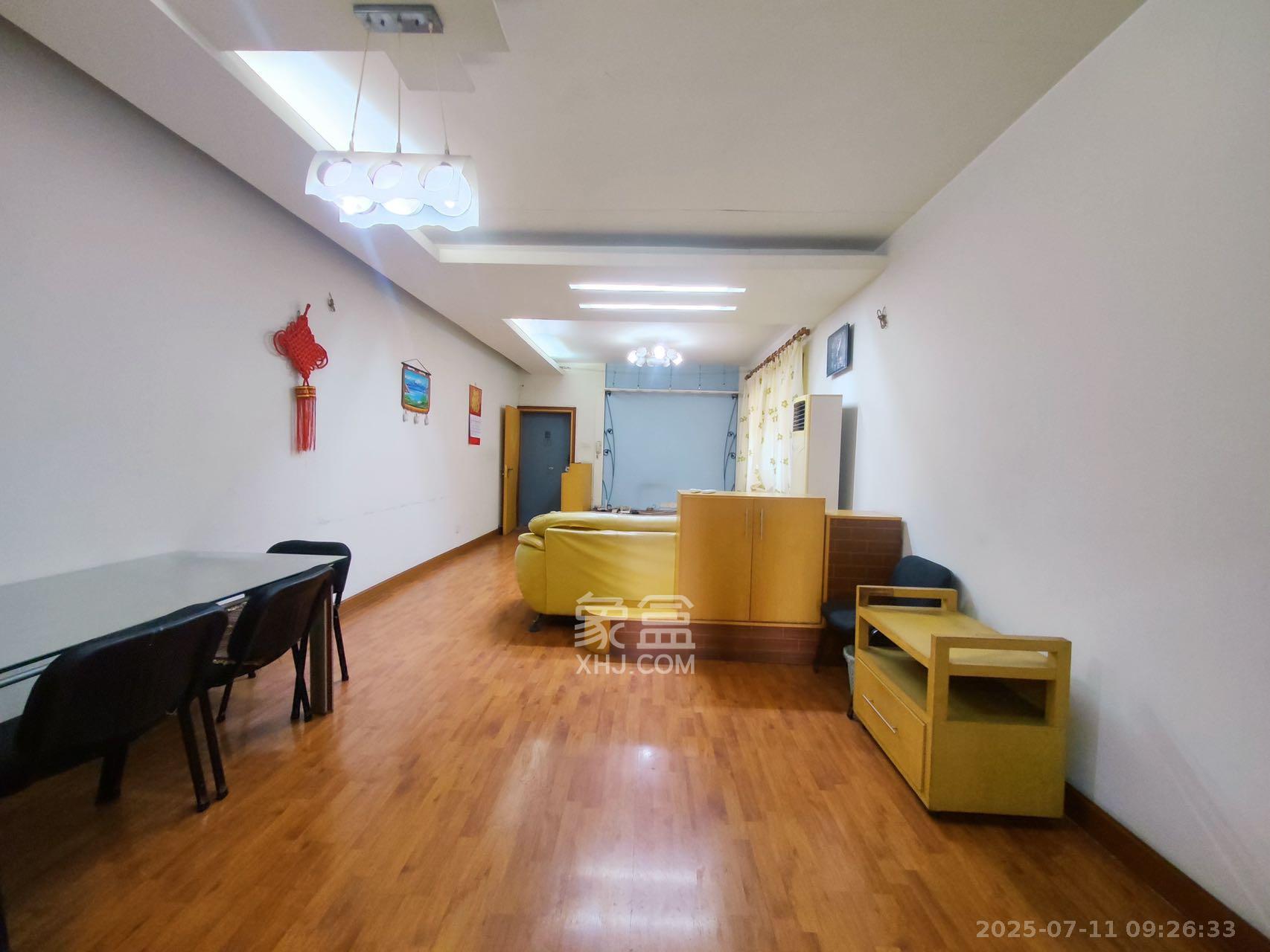 雅园小区  3室2厅2卫    2800.0元/月 雅园小区  3室2厅2卫    2800.0元/月室内图