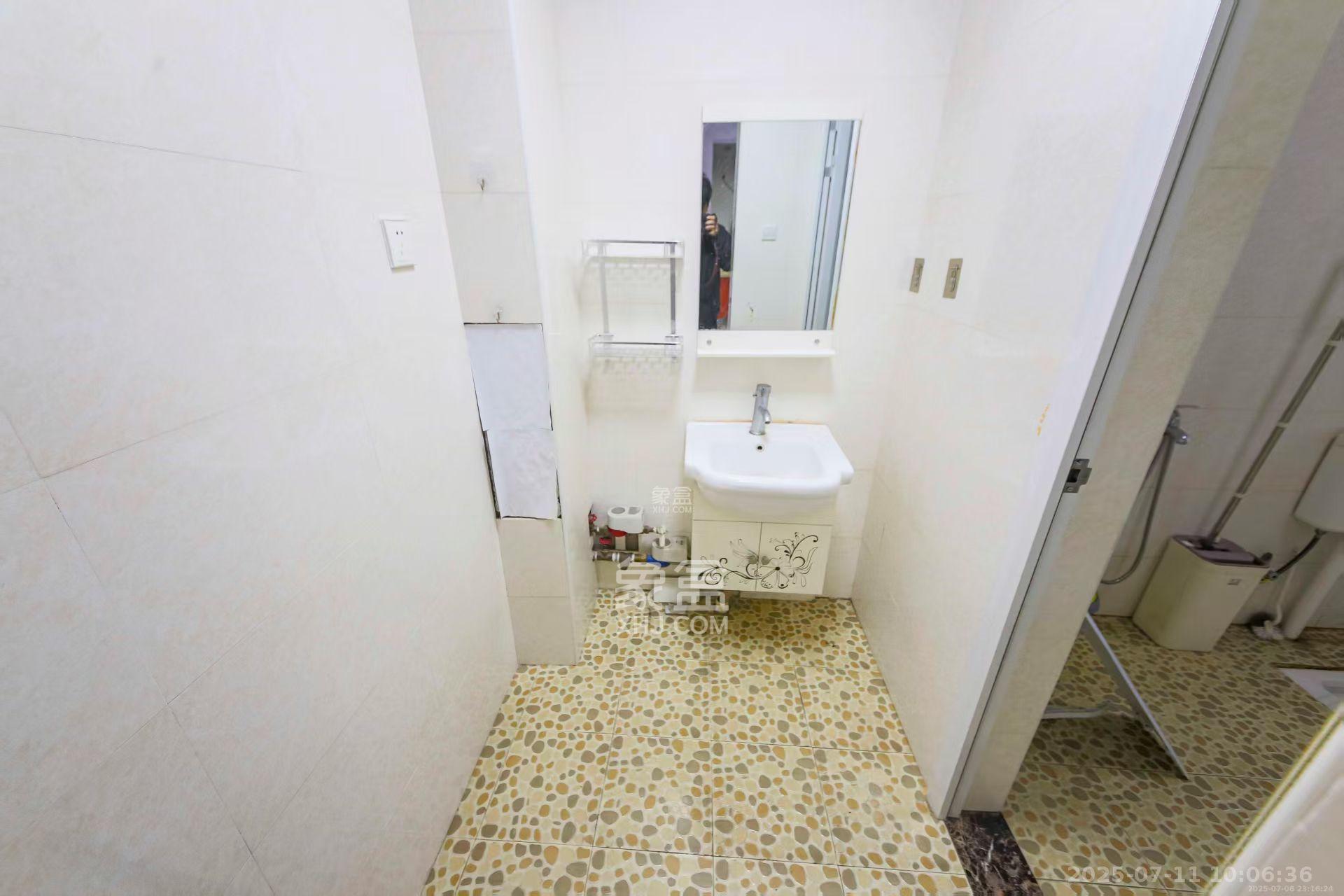 金葳佳园  4室2厅2卫    4500.0元/月 金葳佳园  4室2厅2卫    4500.0元/月室内图