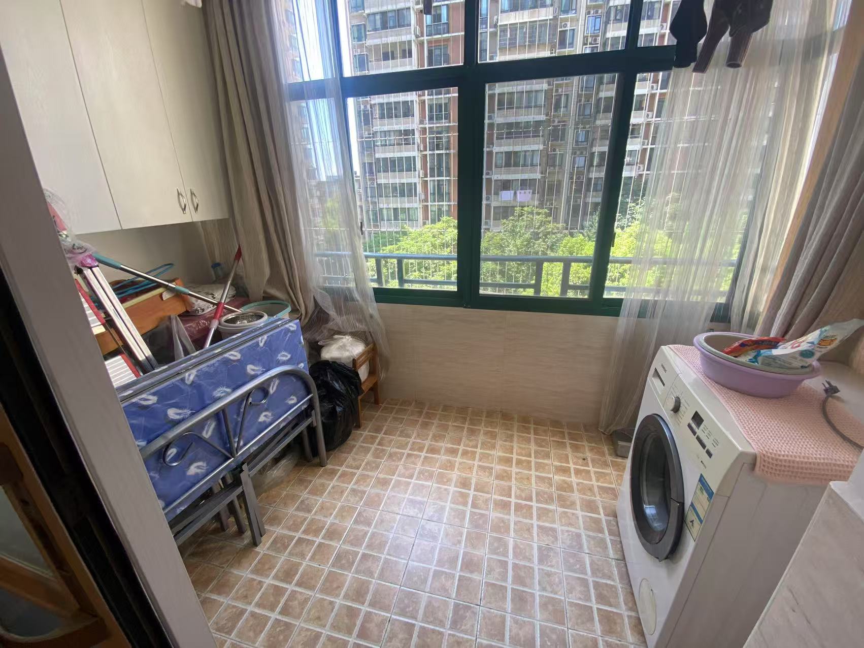 西域名邸  3室2厅2卫    65.0万 西域名邸  3室2厅2卫    65.0万室内图