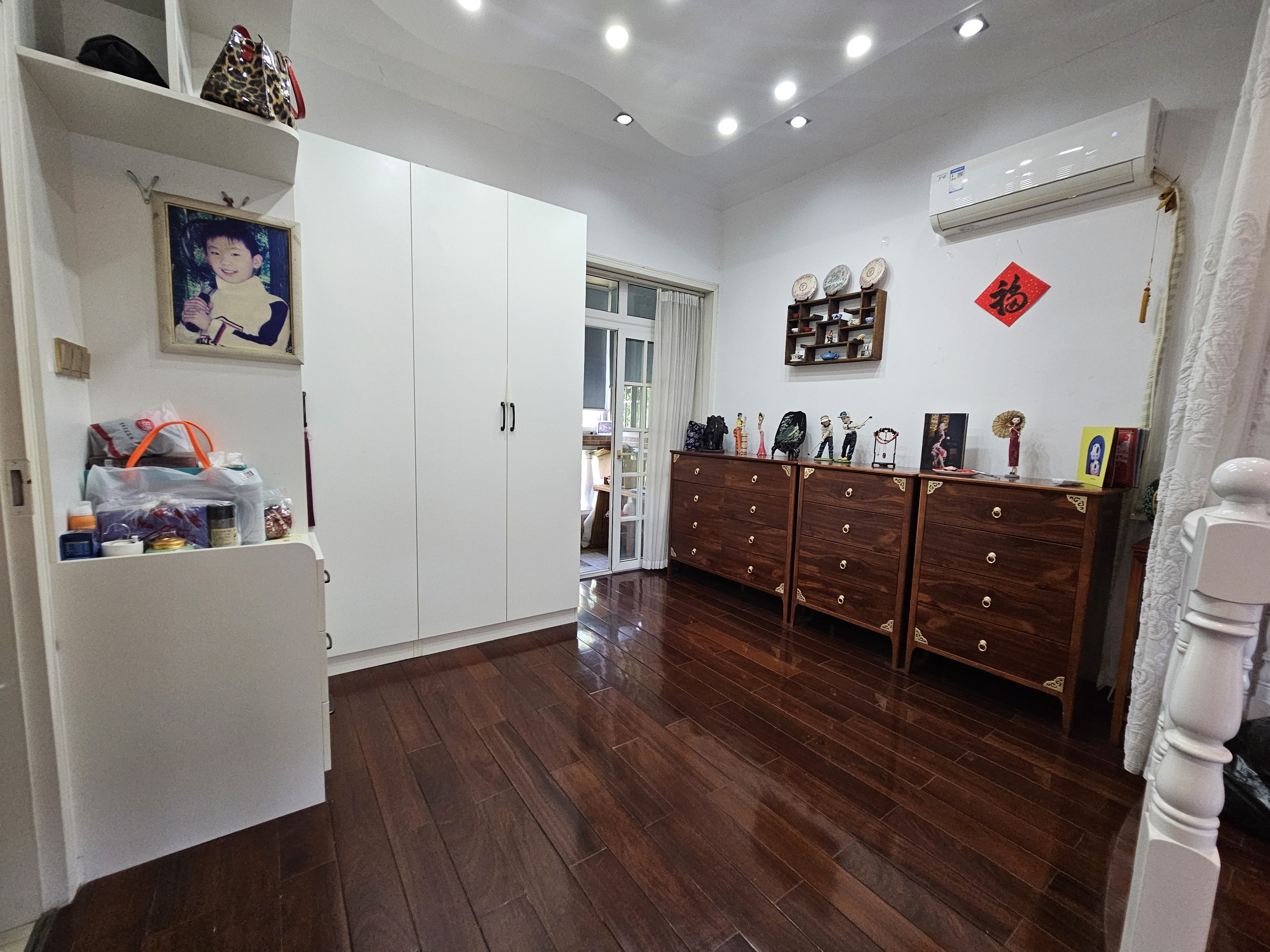 湘银二期别墅  5室4厅3卫    248.0万 湘银二期别墅  5室4厅3卫    248.0万室内图