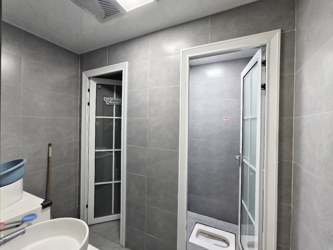 庐山一号  1室1厅1卫    130.0万 庐山一号  1室1厅1卫    130.0万室内图