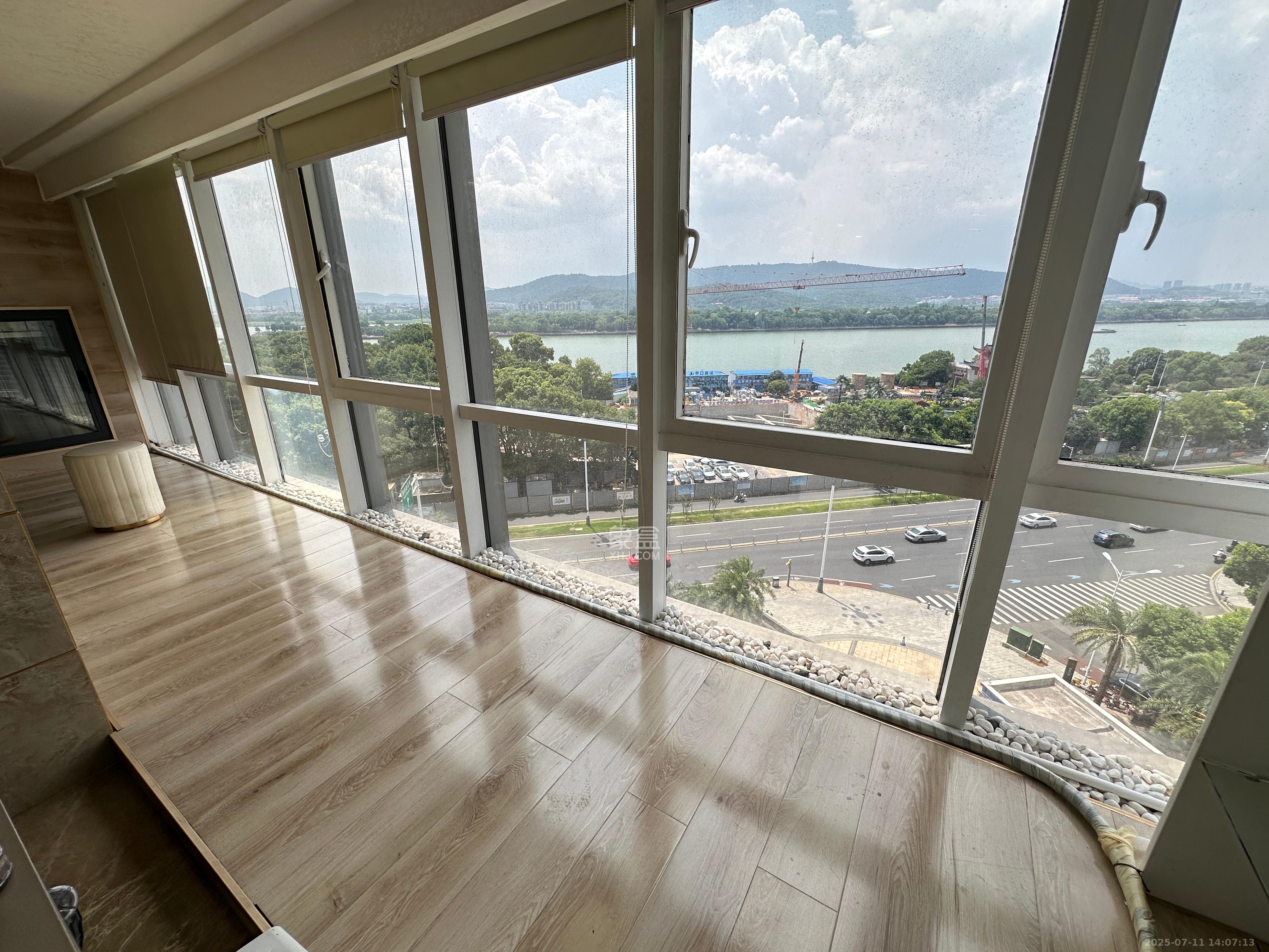 保利国际广场 1室2厅1卫 8200.0元/月 保利国际广场 1室2厅1卫 8200.0元/月室内图