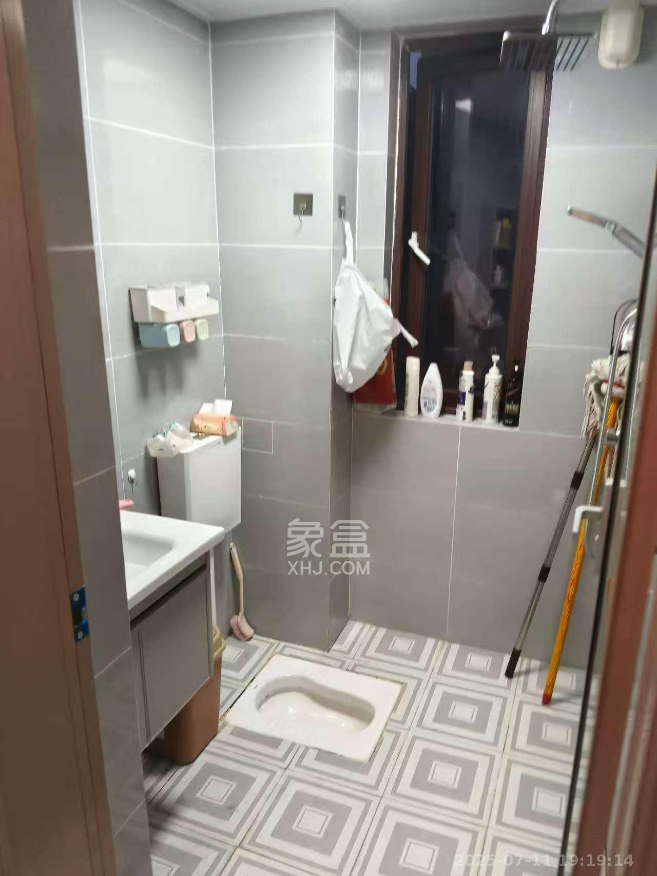 新长海广场  1室0厅0卫   1900.00元/月室内图