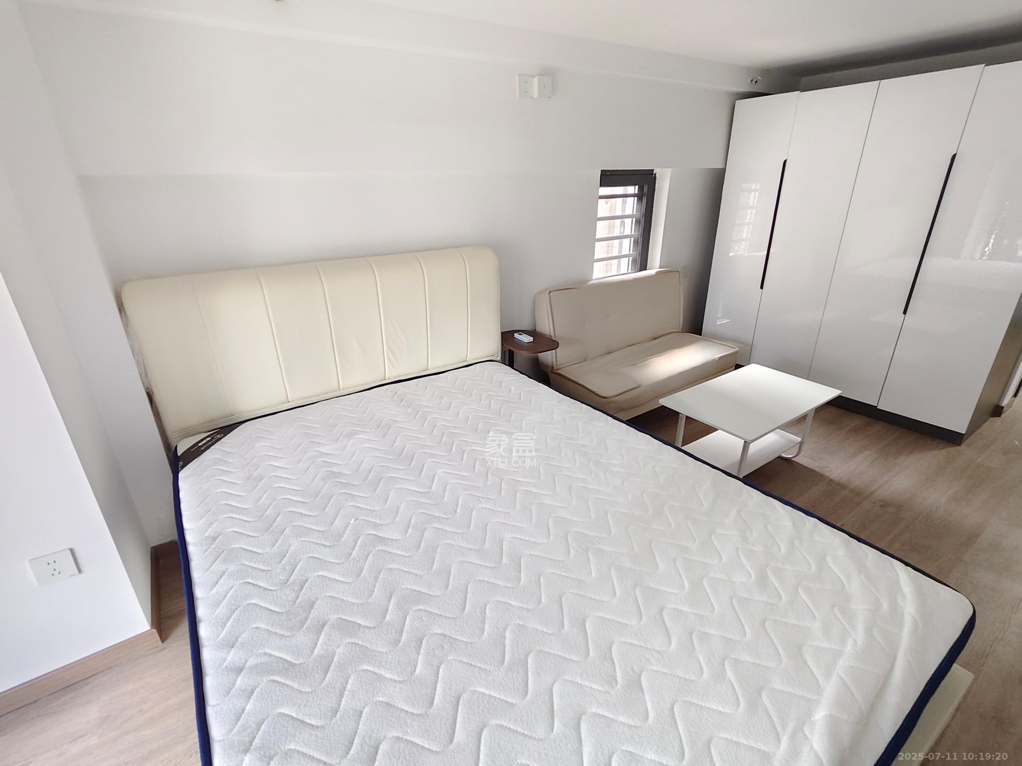 中海阅溪府  1室1厅1卫   2200.00元/月室内图